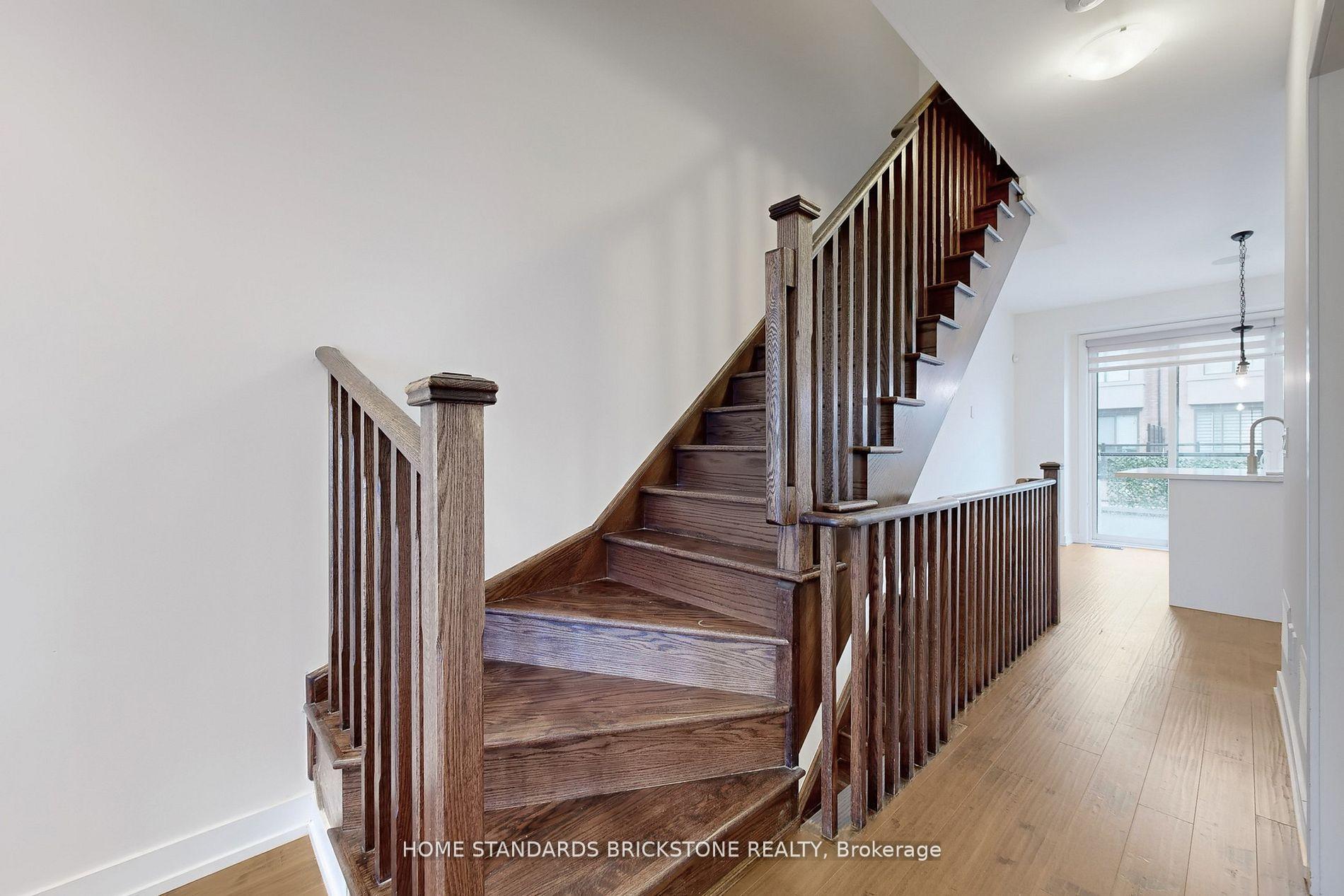 Photo 35 of 215 Salterton Circle, Vaughan, Rural Vaughan — HOMEH