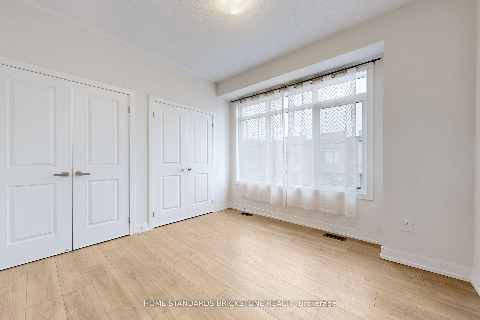 Photo 45 of 215 Salterton Circle, Vaughan, Rural Vaughan — HOMEH