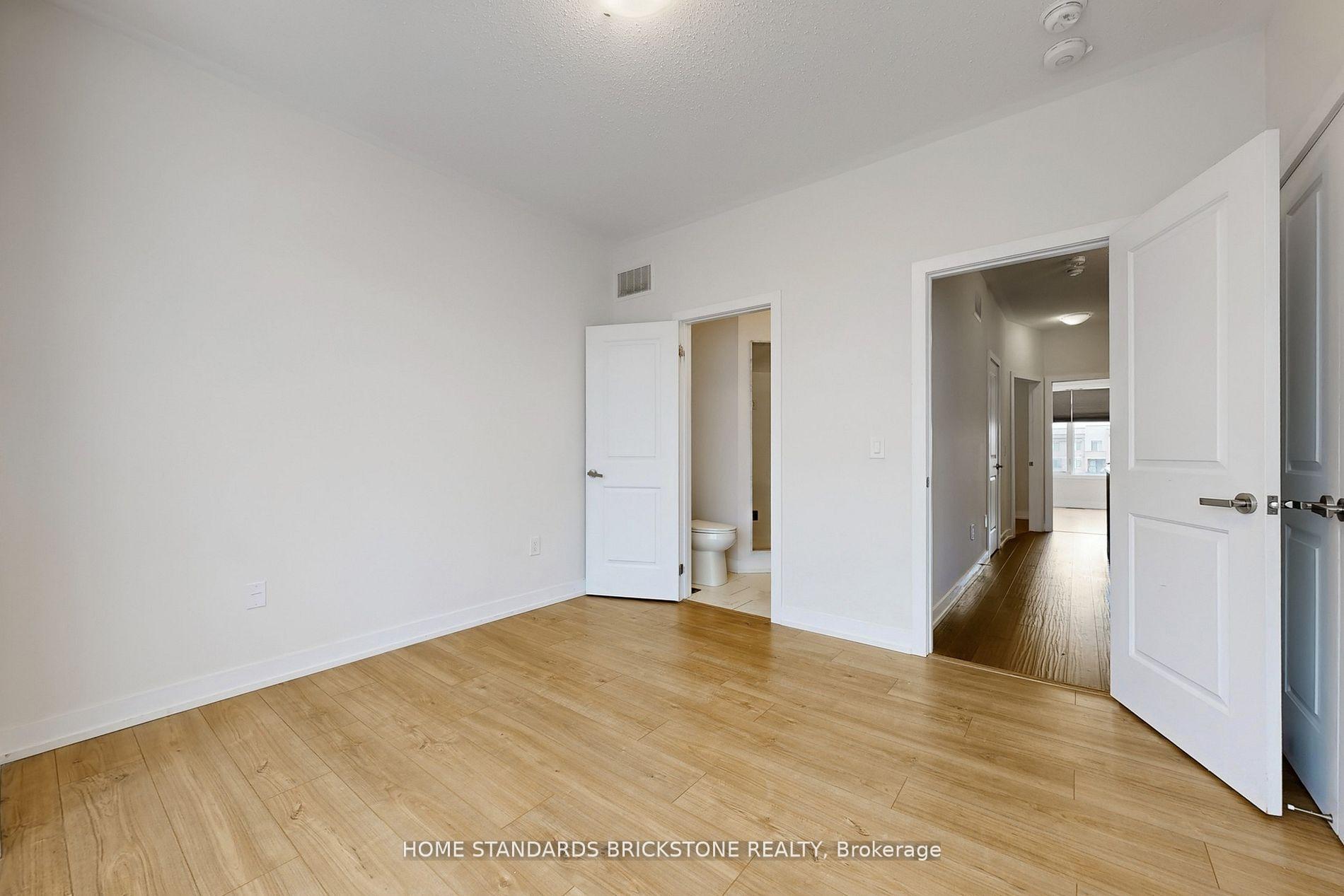 Photo 49 of 215 Salterton Circle, Vaughan, Rural Vaughan — HOMEH