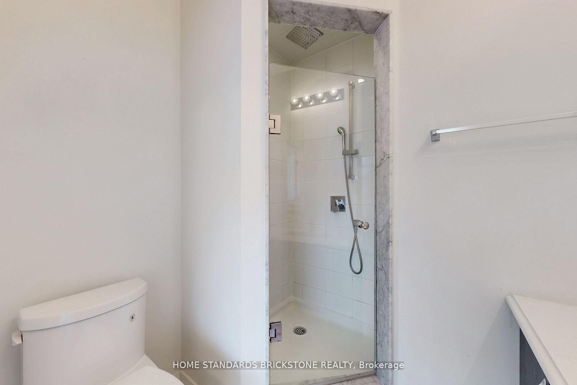Photo 53 of 215 Salterton Circle, Vaughan, Rural Vaughan — HOMEH