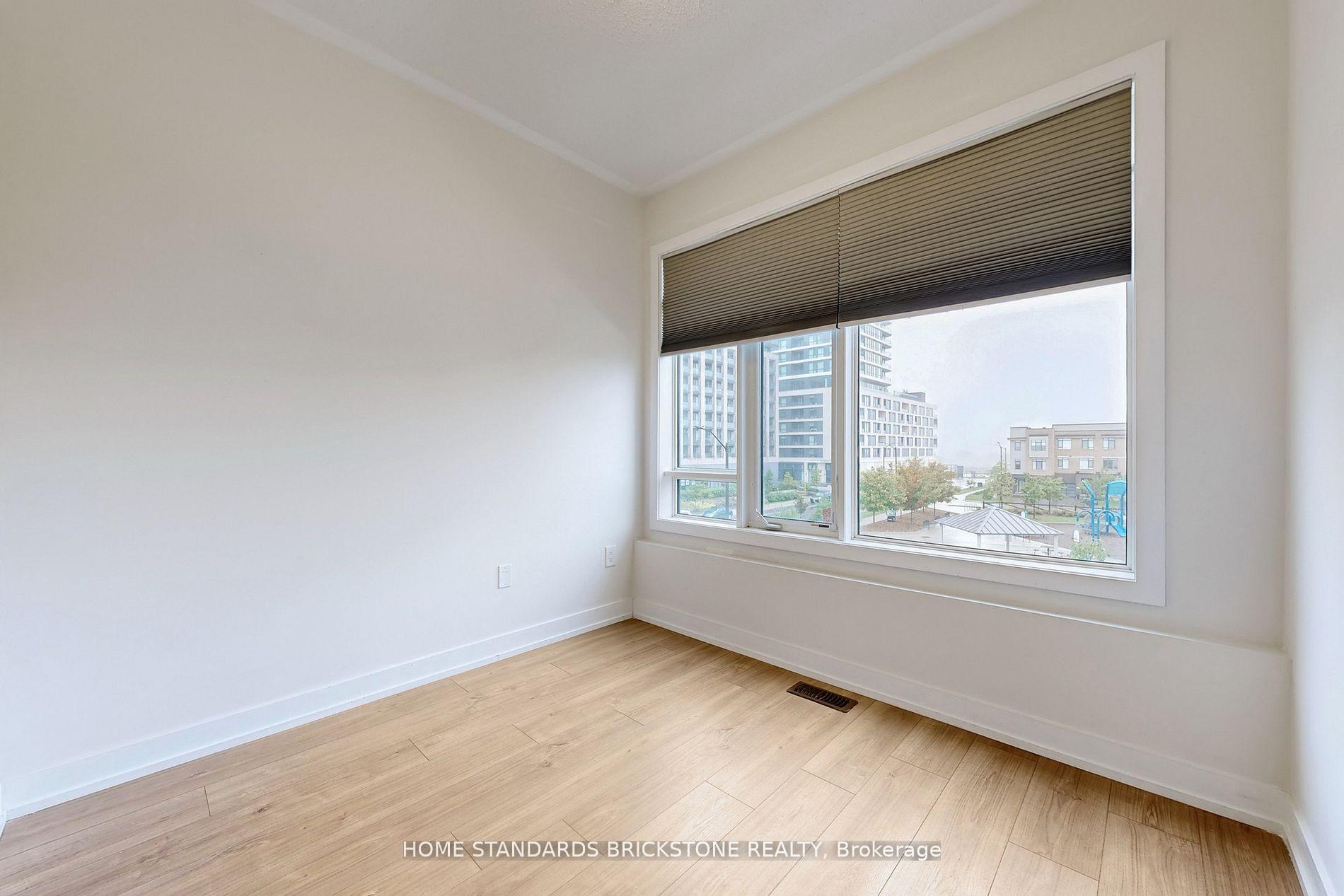 Photo 55 of 215 Salterton Circle, Vaughan, Rural Vaughan — HOMEH