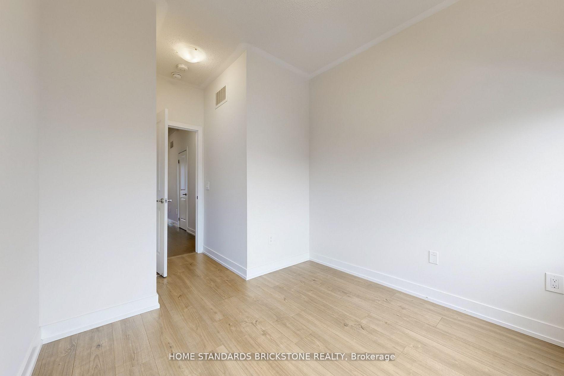 Photo 59 of 215 Salterton Circle, Vaughan, Rural Vaughan — HOMEH