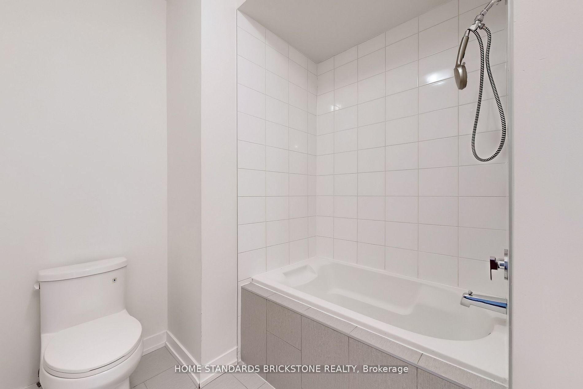 Photo 73 of 215 Salterton Circle, Vaughan, Rural Vaughan — HOMEH