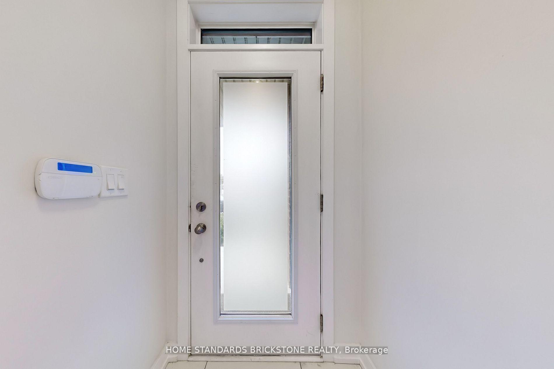Photo 93 of 215 Salterton Circle, Vaughan, Rural Vaughan — HOMEH