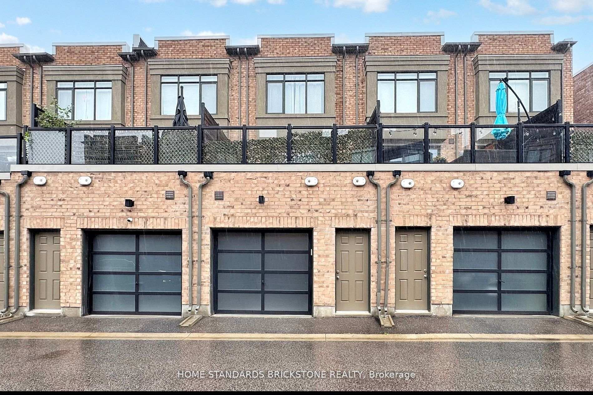 Photo 97 of 215 Salterton Circle, Vaughan, Rural Vaughan — HOMEH