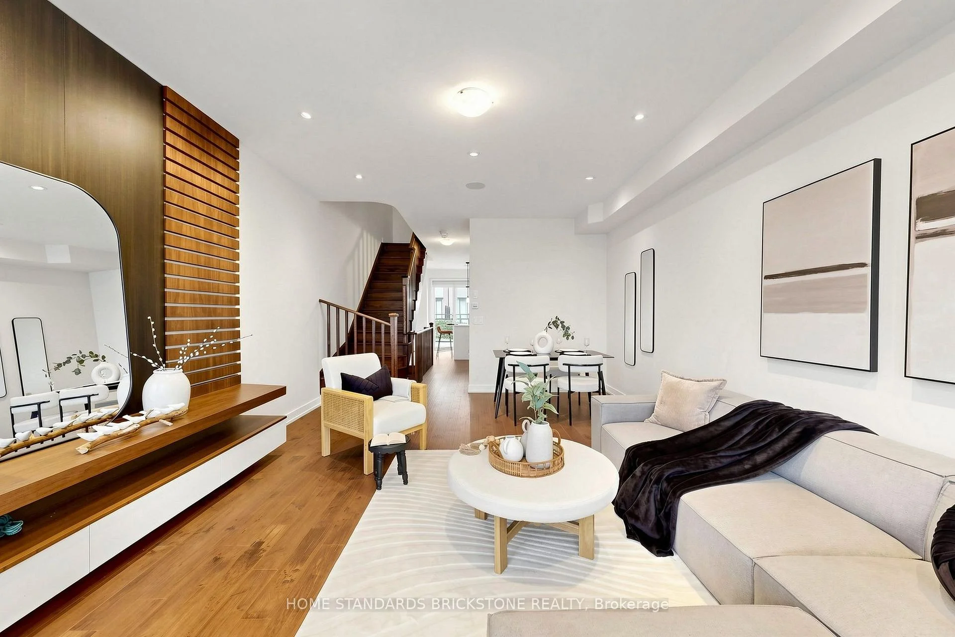Photo 14 of 215 Salterton Circle, Vaughan, Rural Vaughan — HOMEH