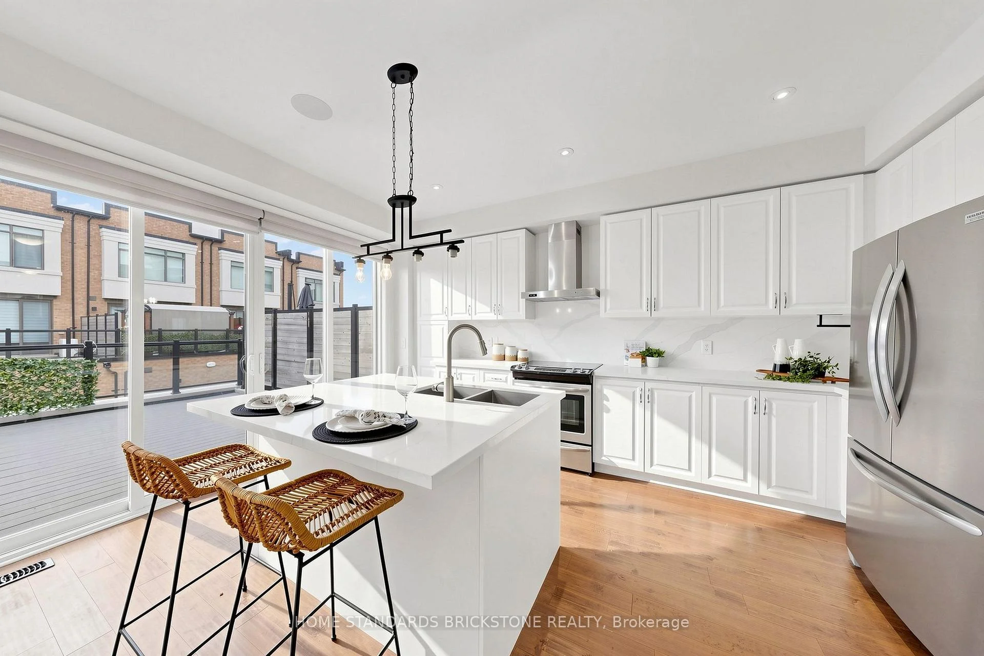 Photo 22 of 215 Salterton Circle, Vaughan, Rural Vaughan — HOMEH