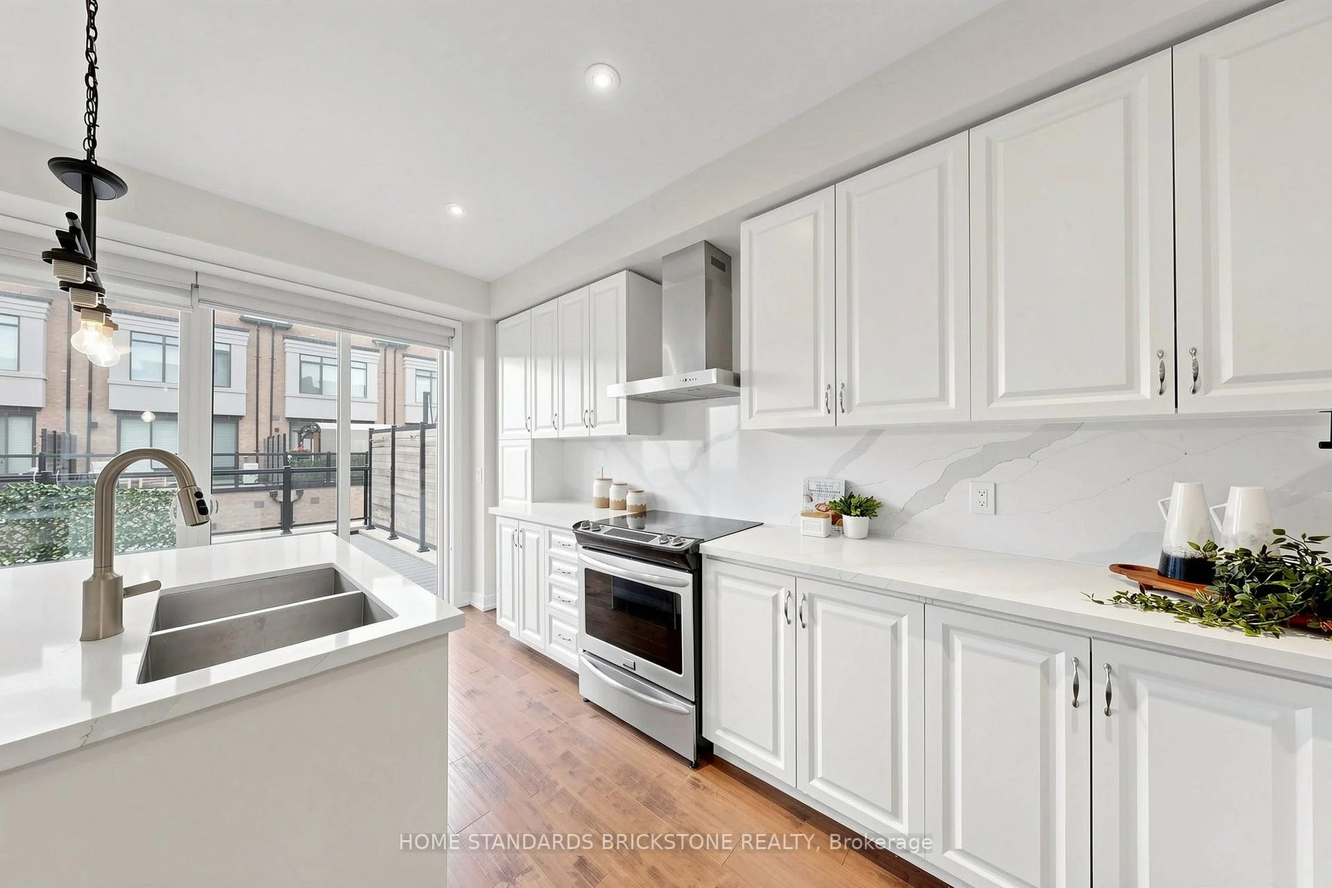 Photo 28 of 215 Salterton Circle, Vaughan, Rural Vaughan — HOMEH