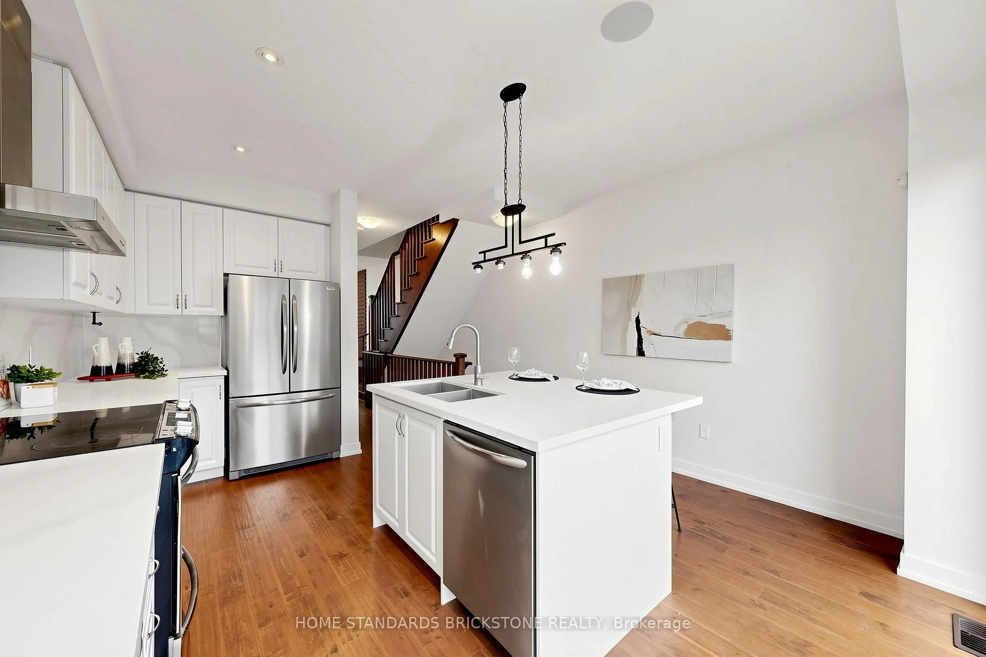 Photo 34 of 215 Salterton Circle, Vaughan, Rural Vaughan — HOMEH