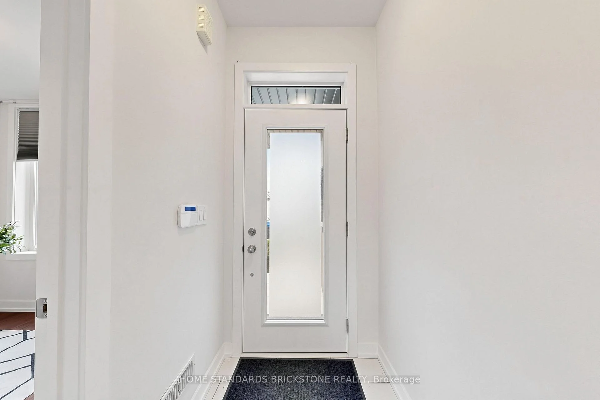 Photo 54 of 215 Salterton Circle, Vaughan, Rural Vaughan — HOMEH