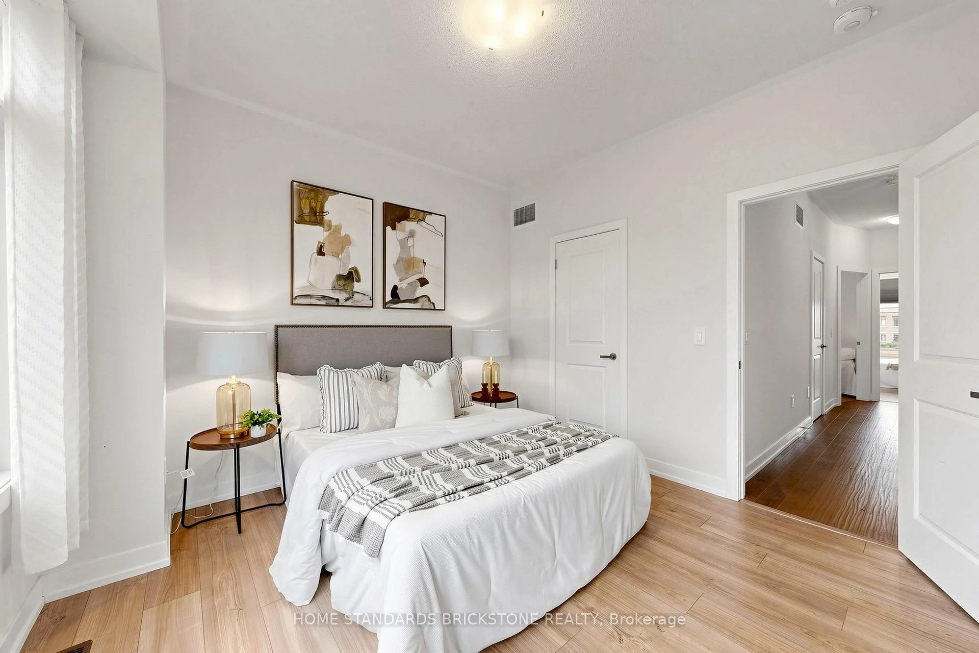Photo 64 of 215 Salterton Circle, Vaughan, Rural Vaughan — HOMEH