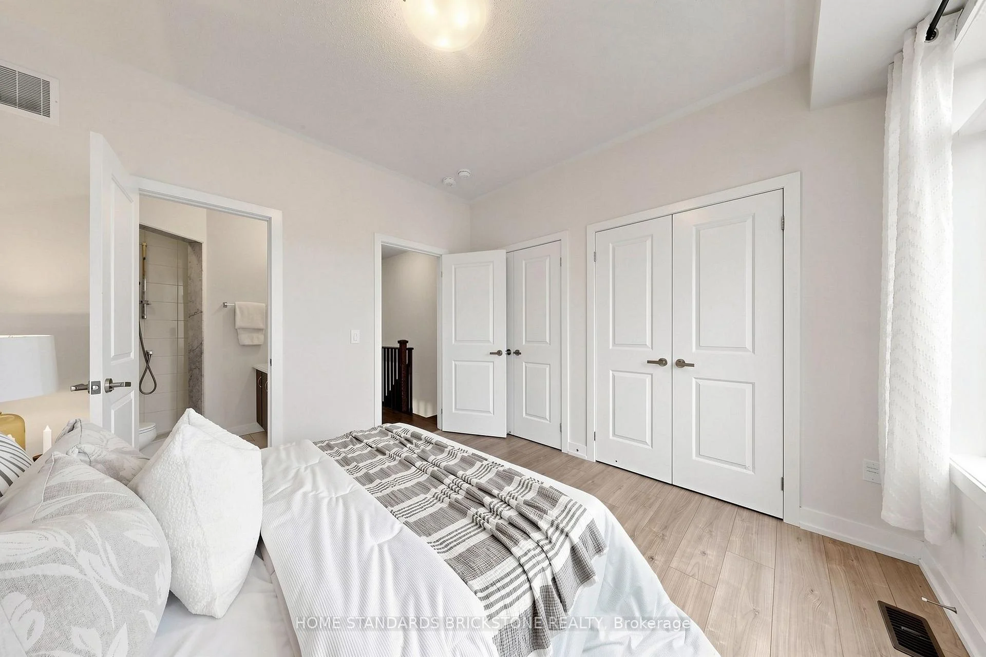 Photo 68 of 215 Salterton Circle, Vaughan, Rural Vaughan — HOMEH