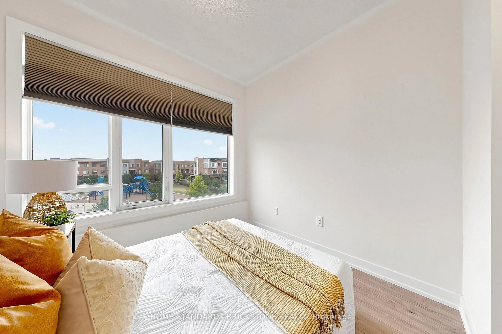 Photo 88 of 215 Salterton Circle, Vaughan, Rural Vaughan — HOMEH