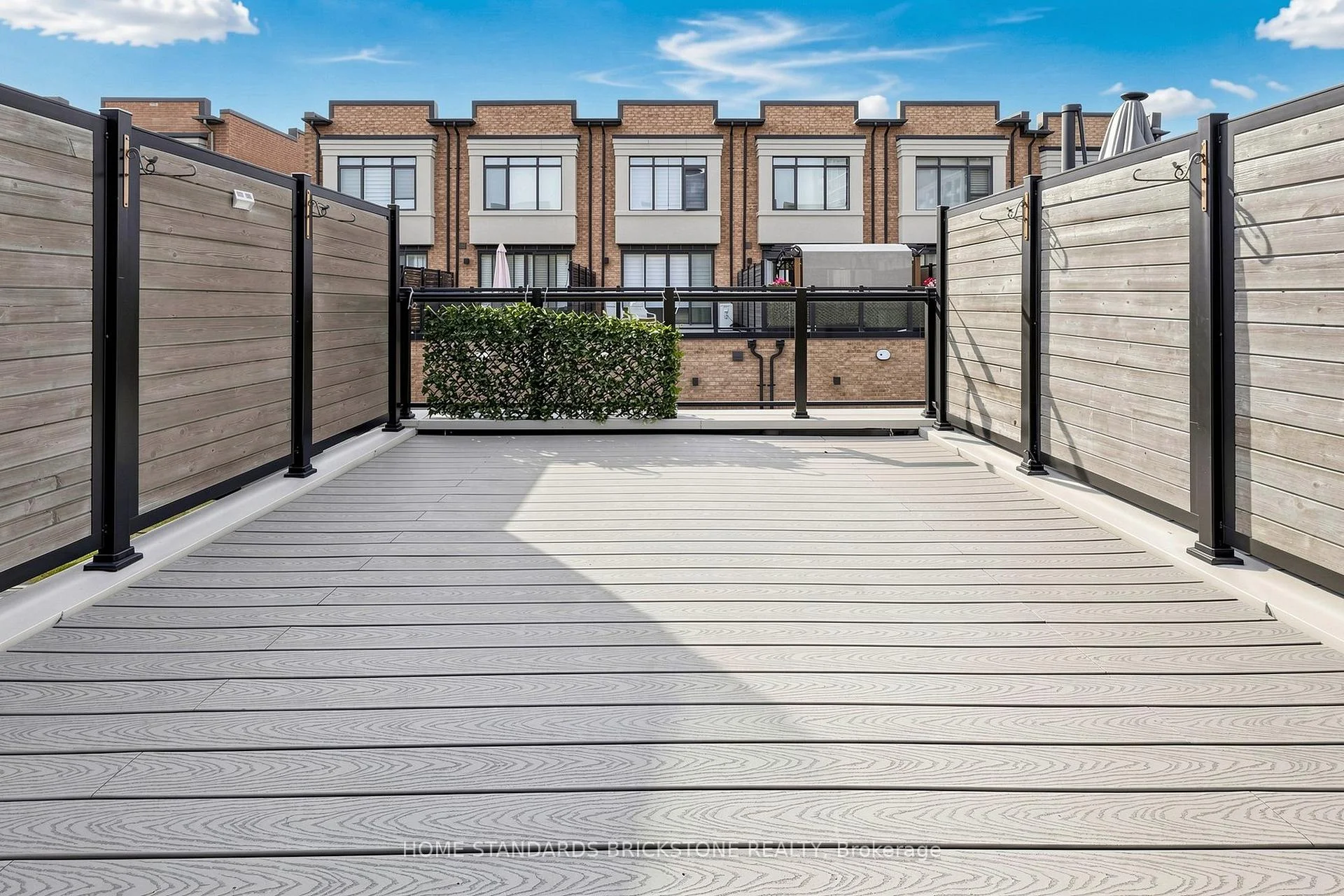 Photo 96 of 215 Salterton Circle, Vaughan, Rural Vaughan — HOMEH