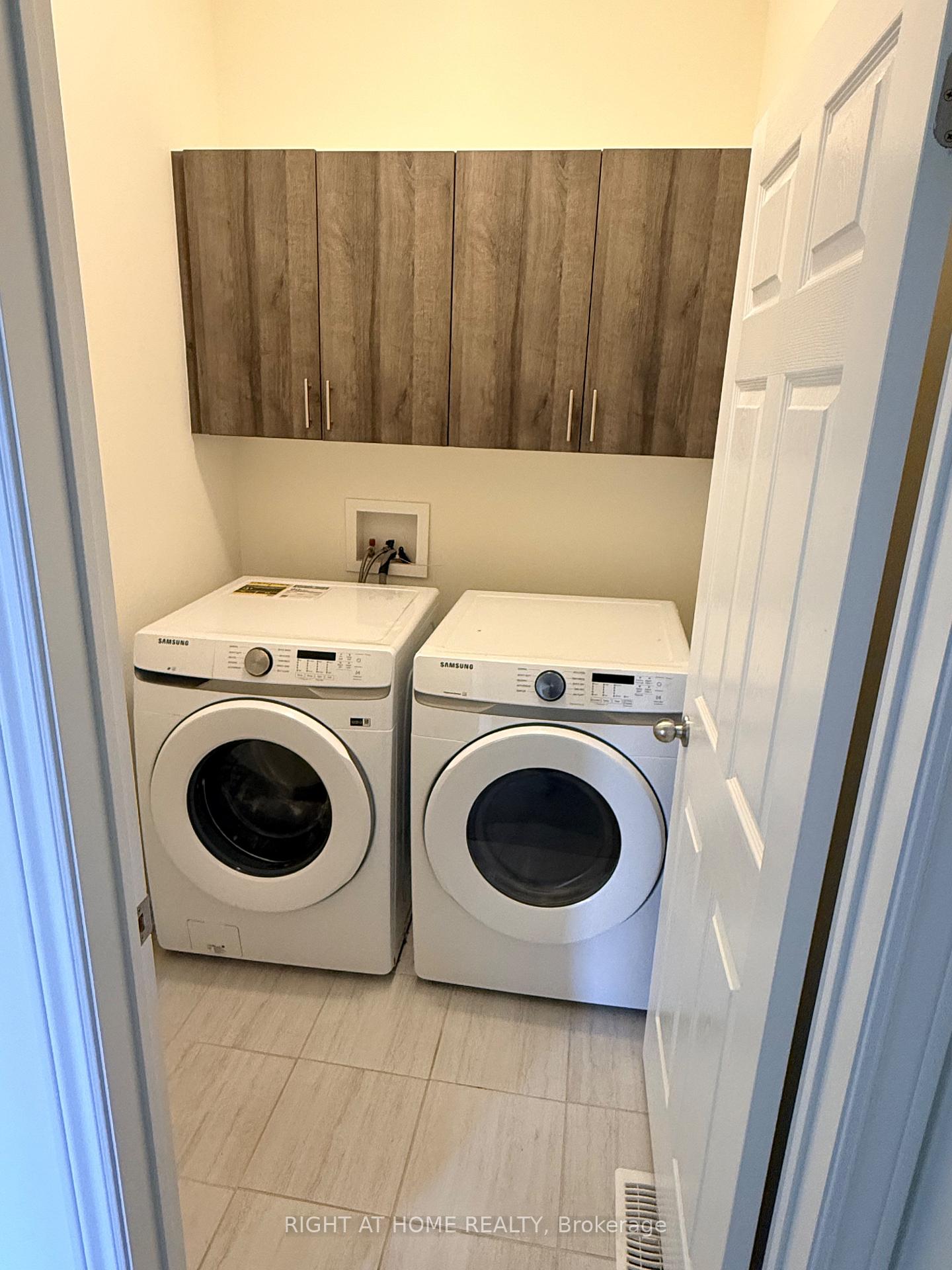 Photo 7 of 31 Hickling Lane, Ajax, Northwest Ajax — HOMEH