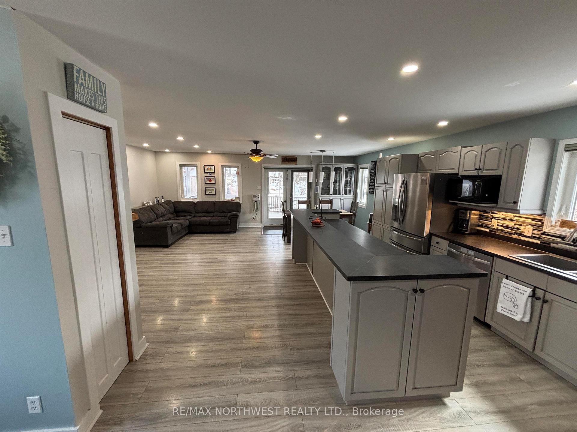 Photo 4 of 135 Regina Ave, Kenora, Ride Out — HOMEH