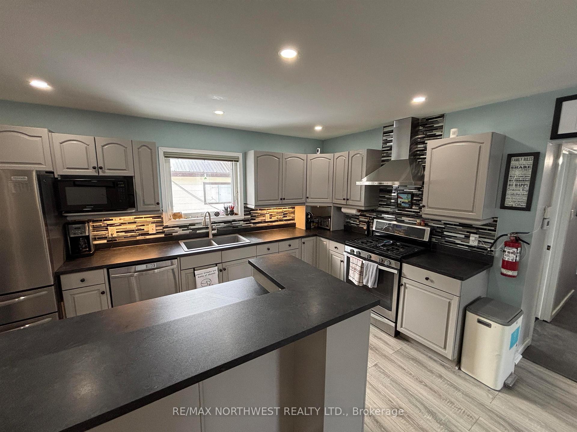 Photo 6 of 135 Regina Ave, Kenora, Ride Out — HOMEH
