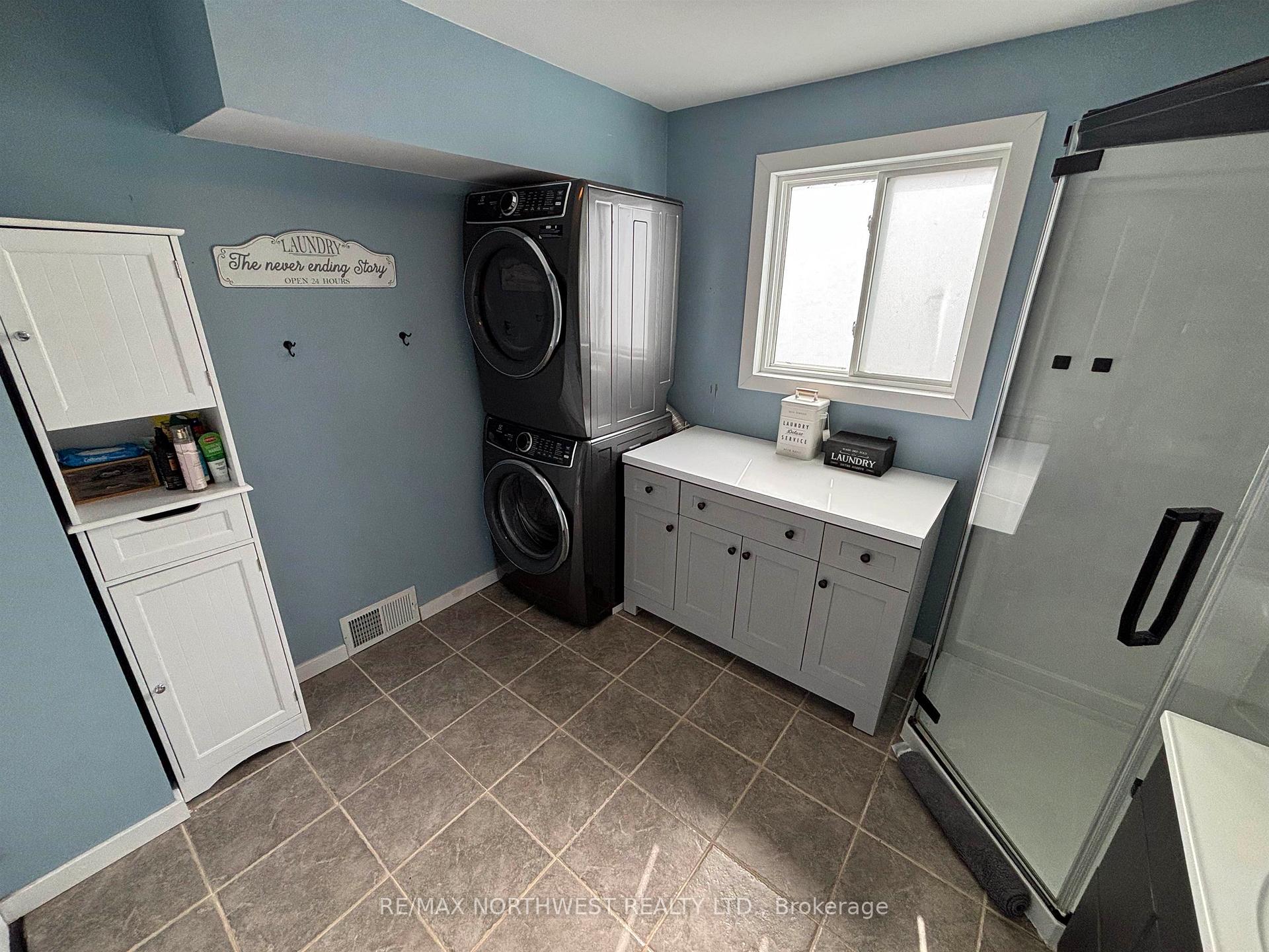 Photo 12 of 135 Regina Ave, Kenora, Ride Out — HOMEH
