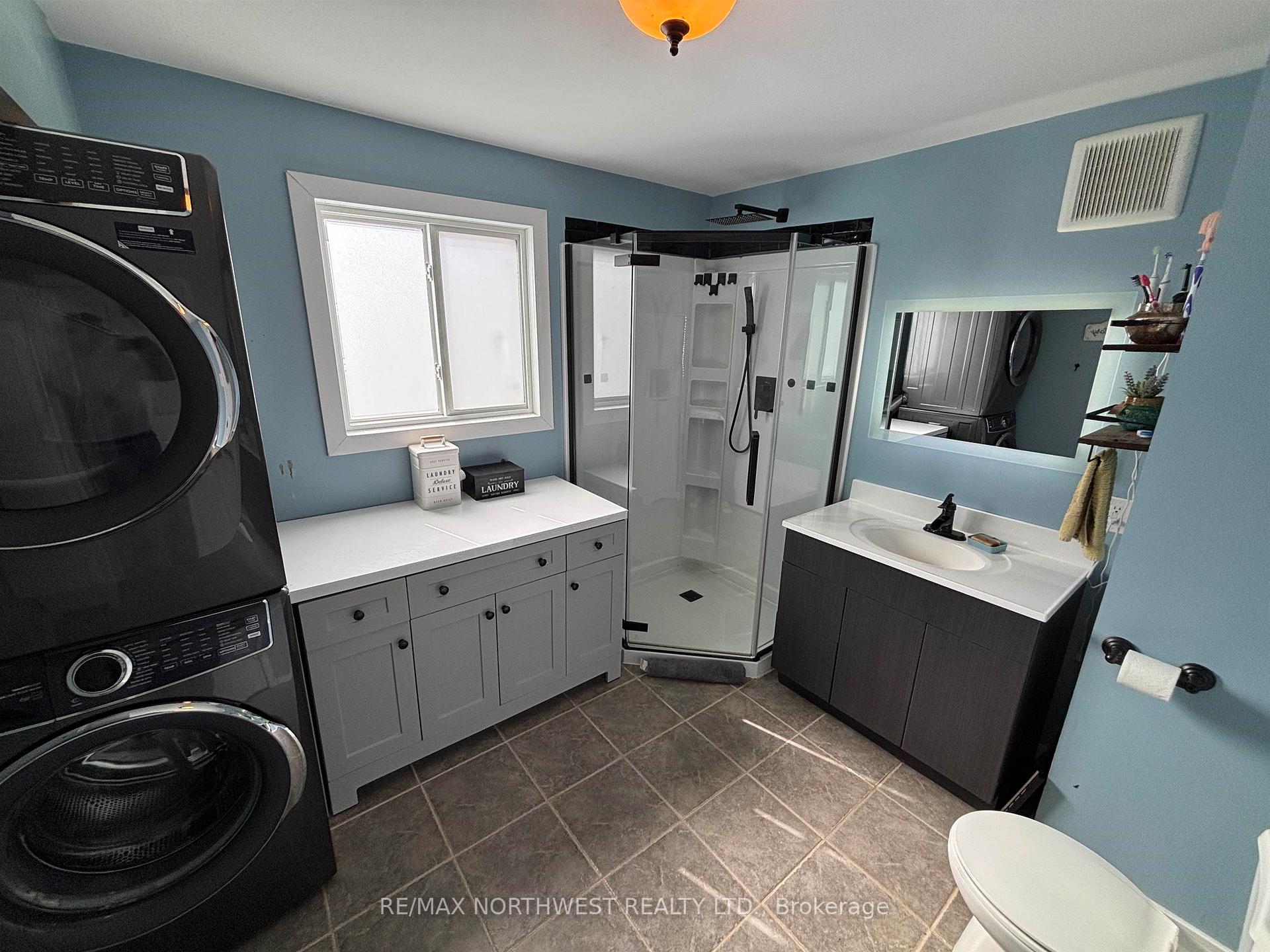Photo 13 of 135 Regina Ave, Kenora, Ride Out — HOMEH