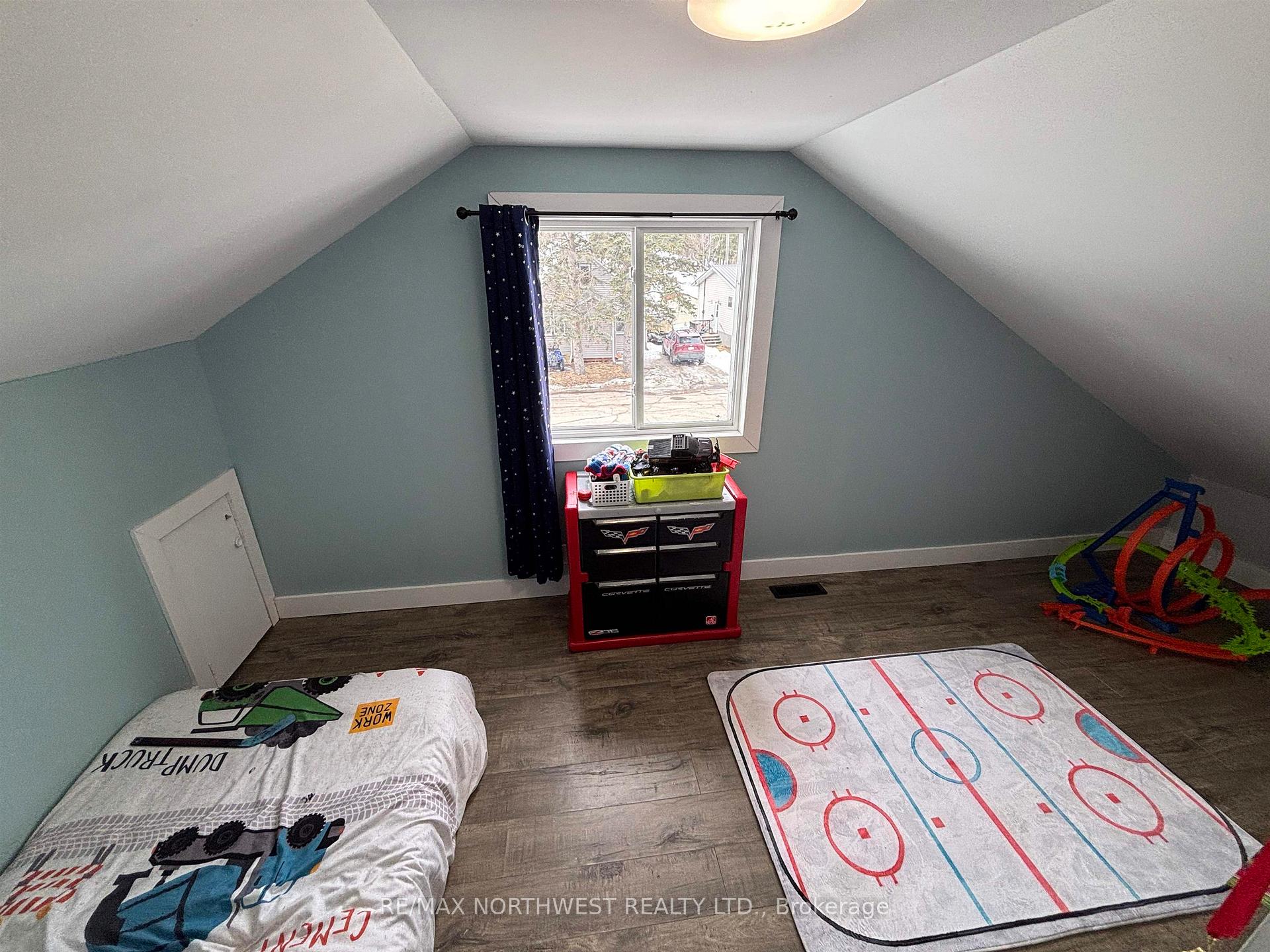 Photo 25 of 135 Regina Ave, Kenora, Ride Out — HOMEH