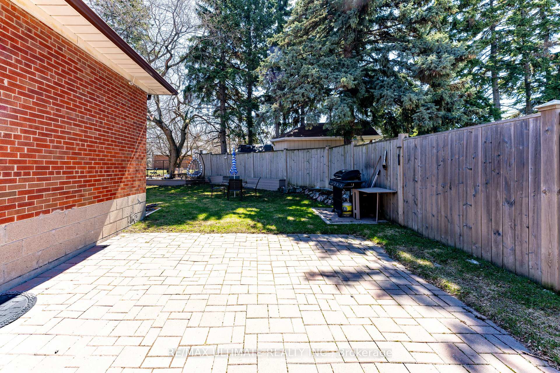 Photo 7 of 21 Benway Drive, Etobicoke, Rexdale-Kipling — HOMEH