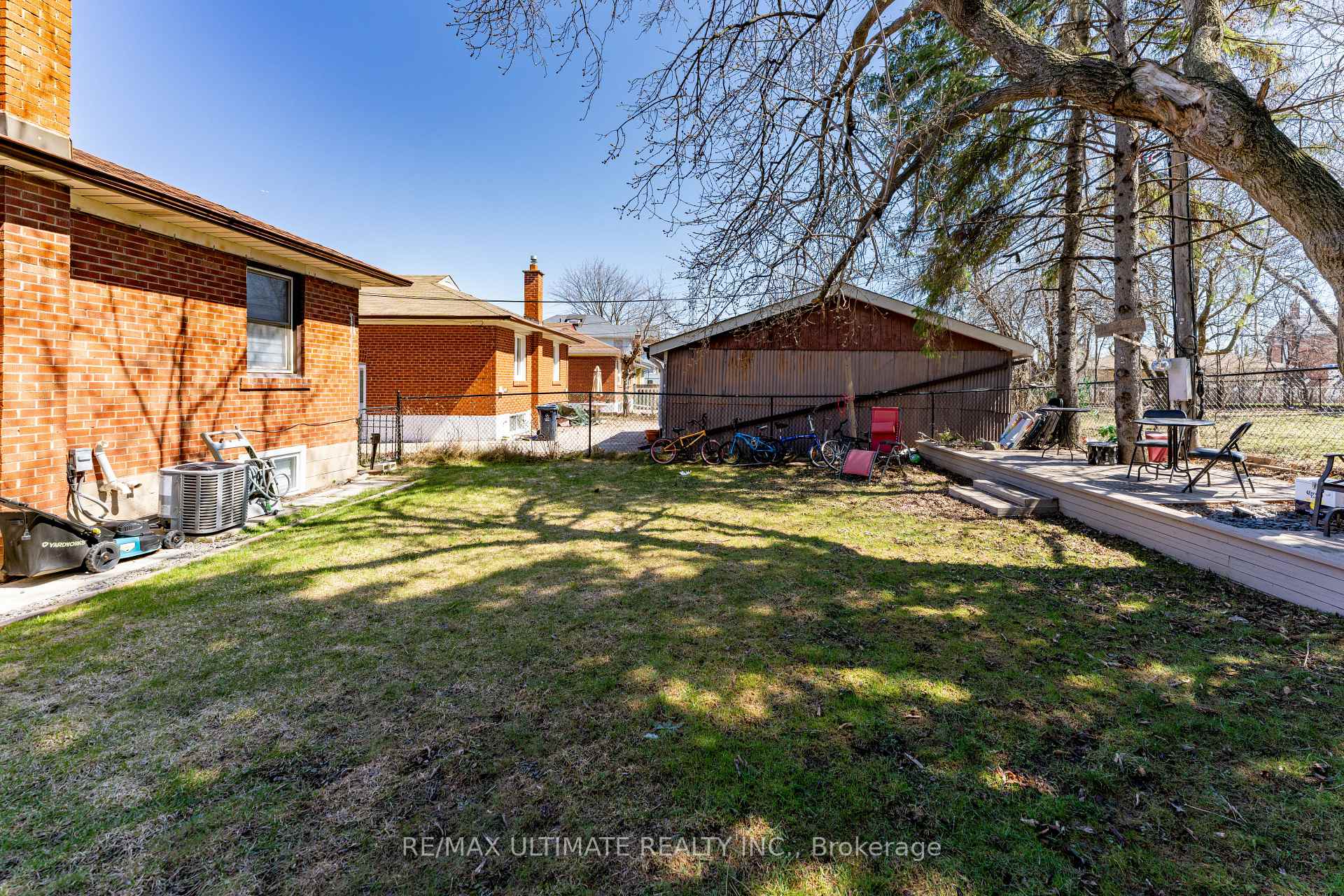 Photo 13 of 21 Benway Drive, Etobicoke, Rexdale-Kipling — HOMEH