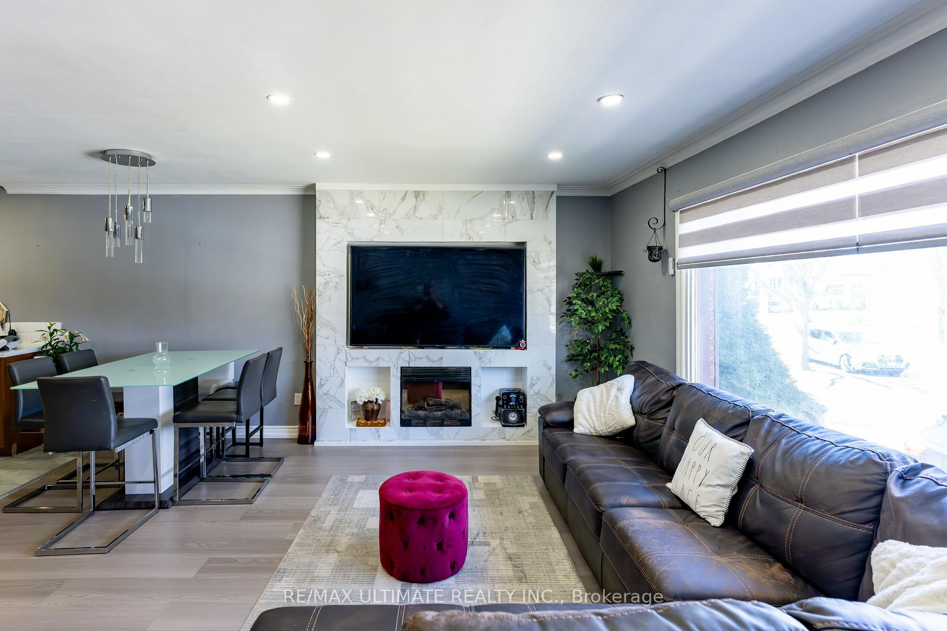 Photo 15 of 21 Benway Drive, Etobicoke, Rexdale-Kipling — HOMEH