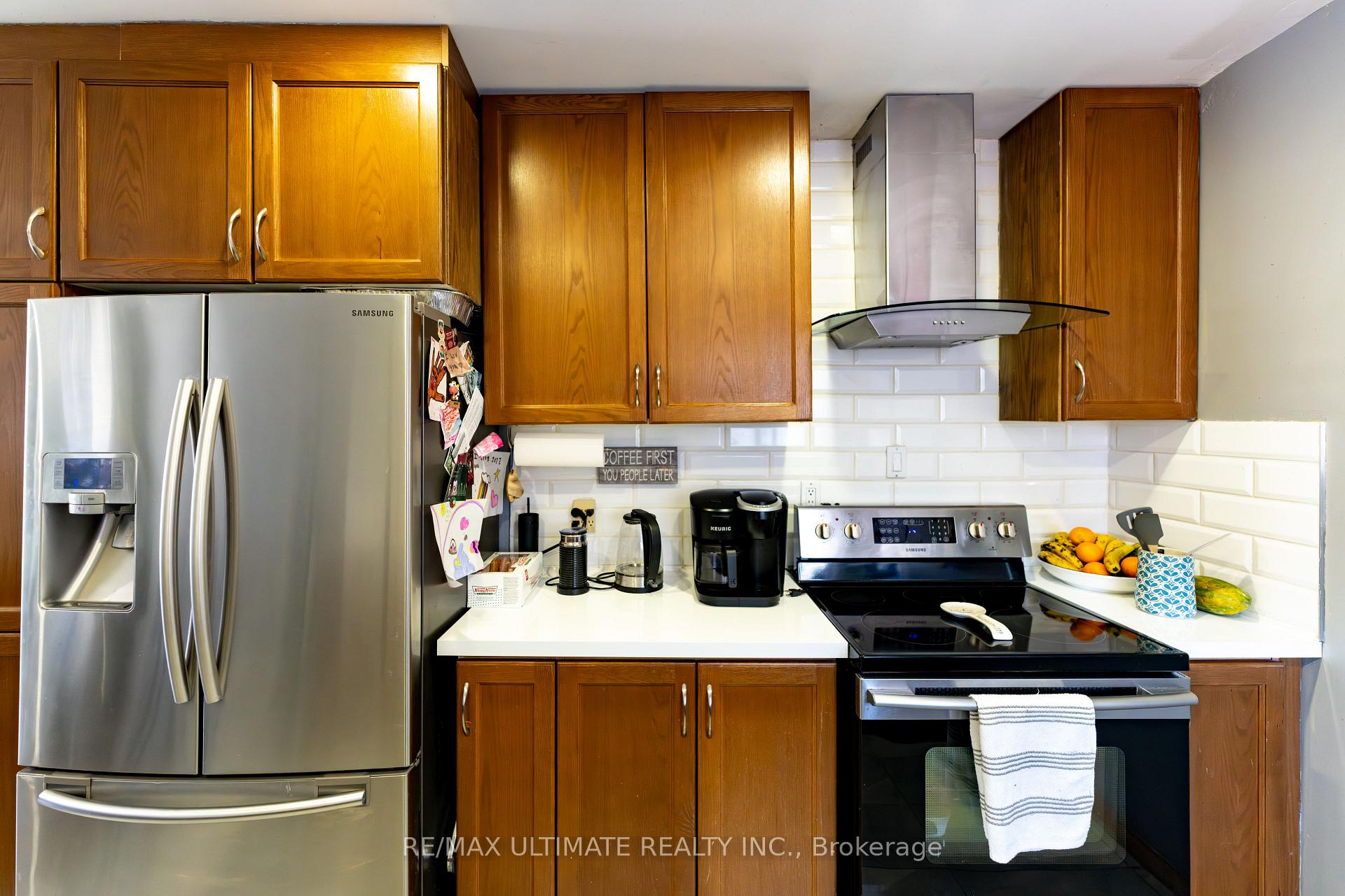 Photo 20 of 21 Benway Drive, Etobicoke, Rexdale-Kipling — HOMEH