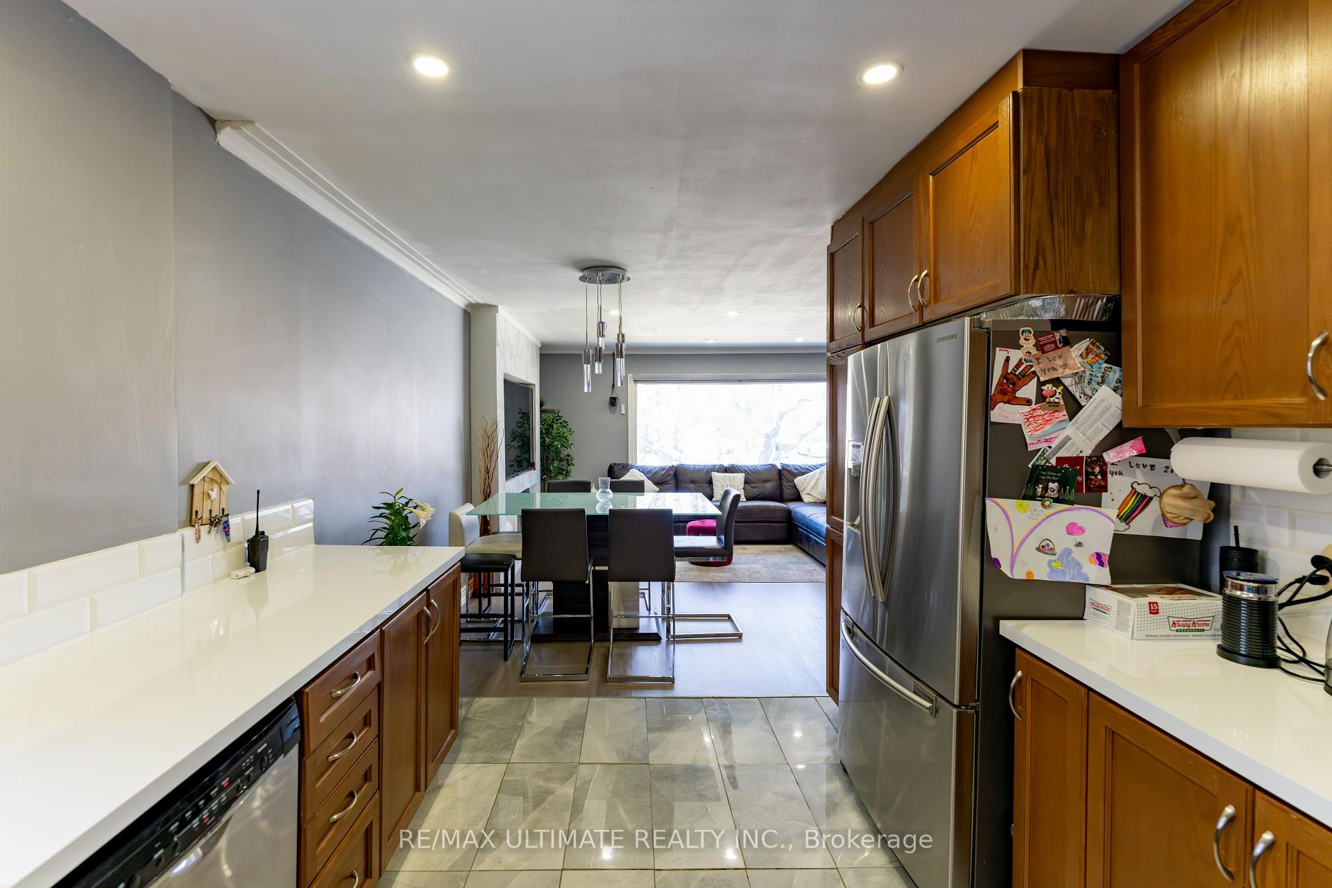 Photo 21 of 21 Benway Drive, Etobicoke, Rexdale-Kipling — HOMEH