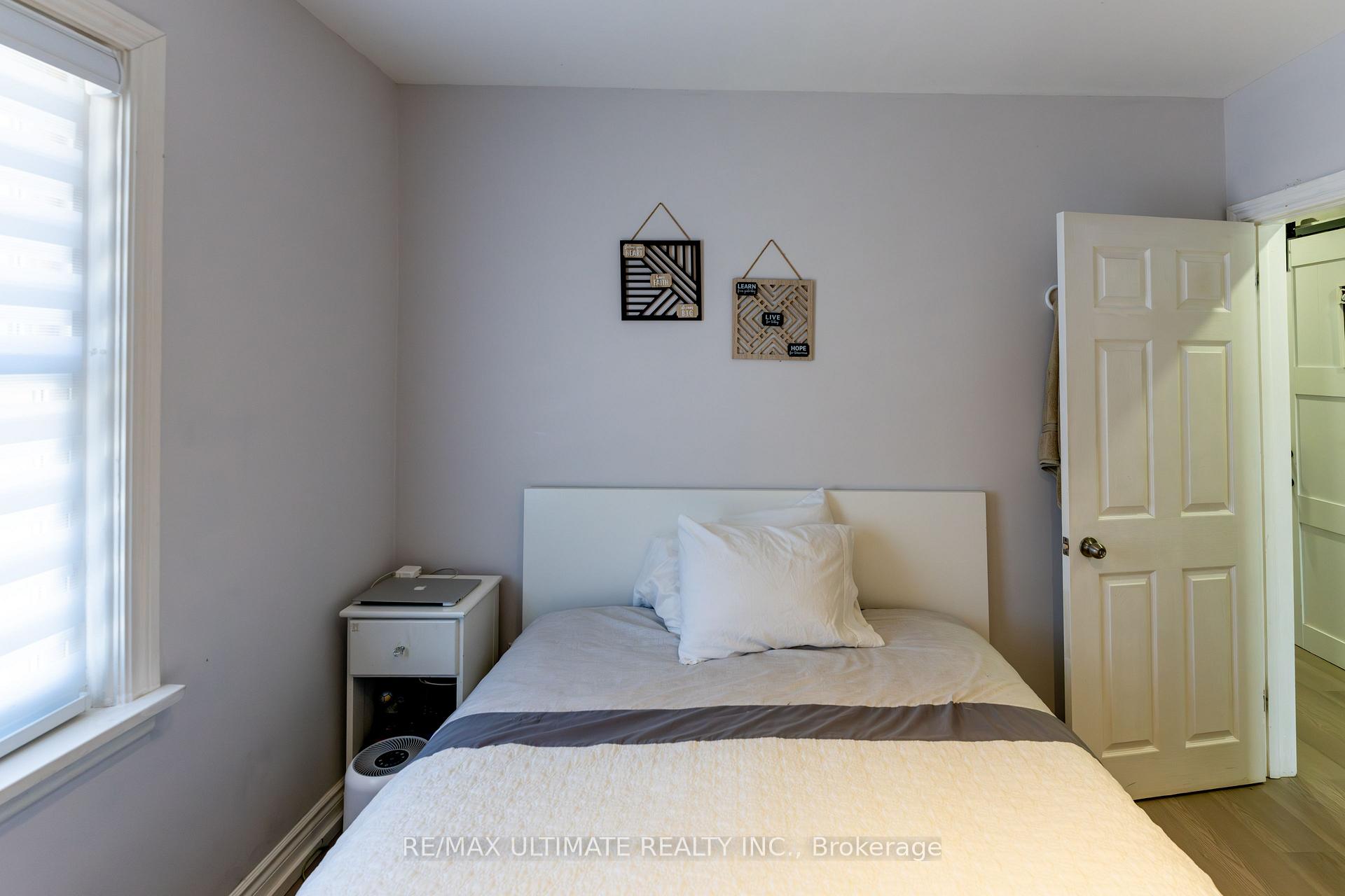 Photo 22 of 21 Benway Drive, Etobicoke, Rexdale-Kipling — HOMEH