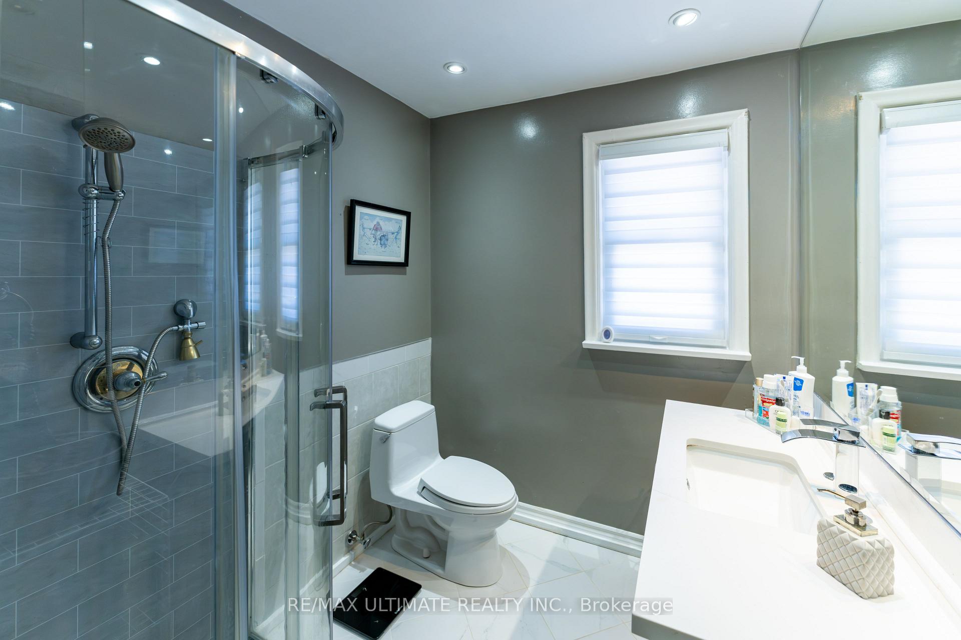 Photo 28 of 21 Benway Drive, Etobicoke, Rexdale-Kipling — HOMEH