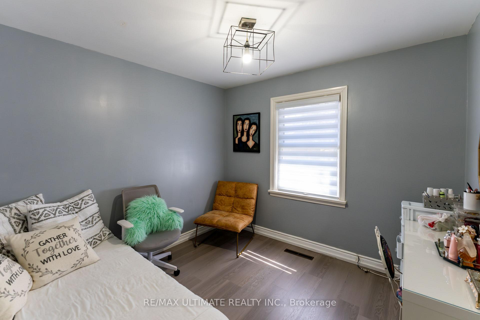 Photo 31 of 21 Benway Drive, Etobicoke, Rexdale-Kipling — HOMEH