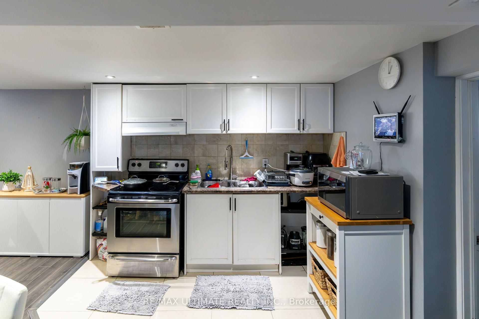 Photo 35 of 21 Benway Drive, Etobicoke, Rexdale-Kipling — HOMEH