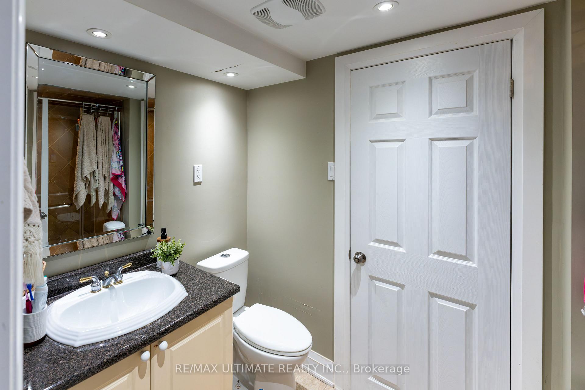 Photo 42 of 21 Benway Drive, Etobicoke, Rexdale-Kipling — HOMEH