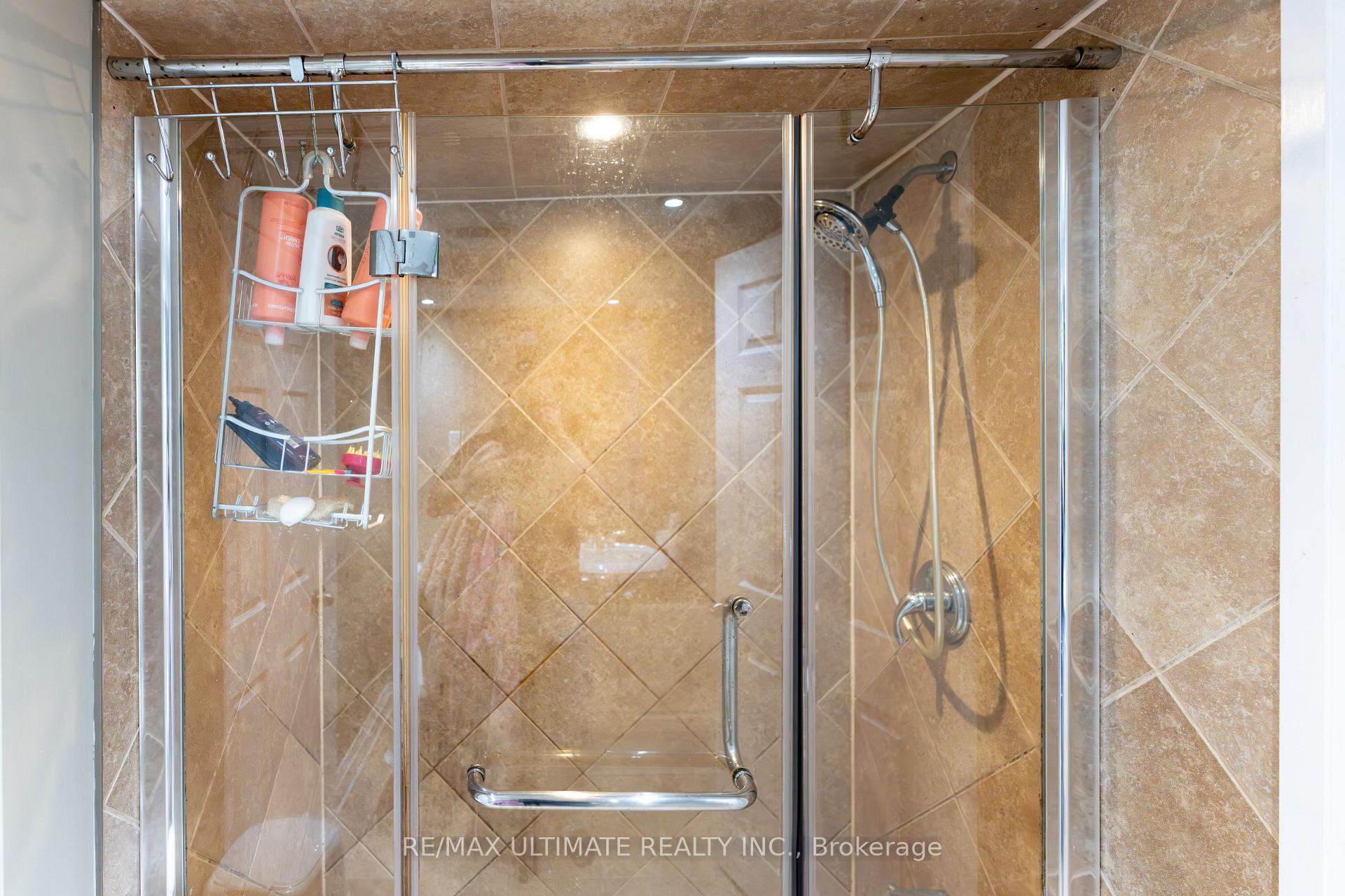 Photo 43 of 21 Benway Drive, Etobicoke, Rexdale-Kipling — HOMEH