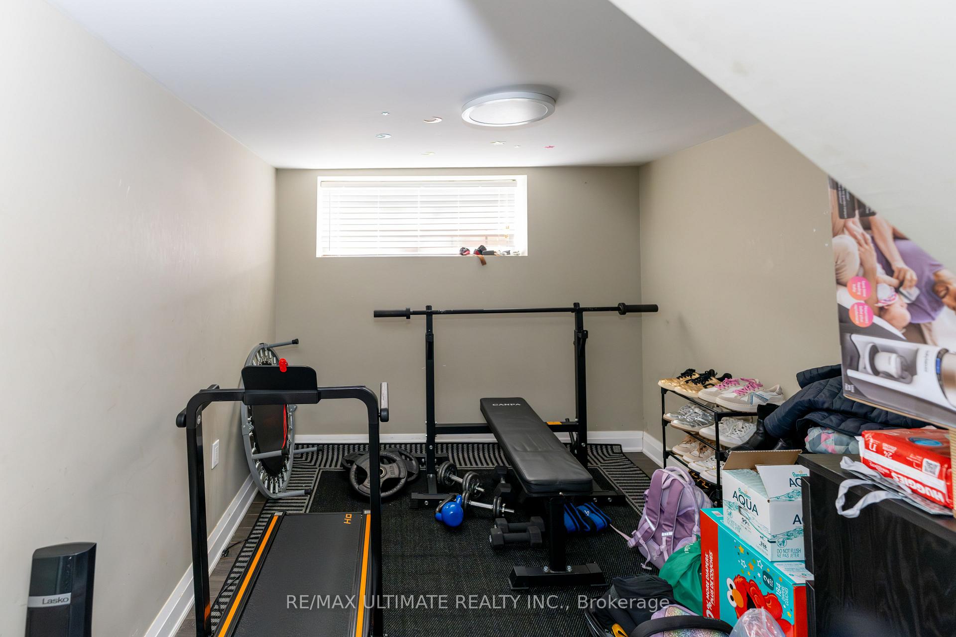 Photo 47 of 21 Benway Drive, Etobicoke, Rexdale-Kipling — HOMEH