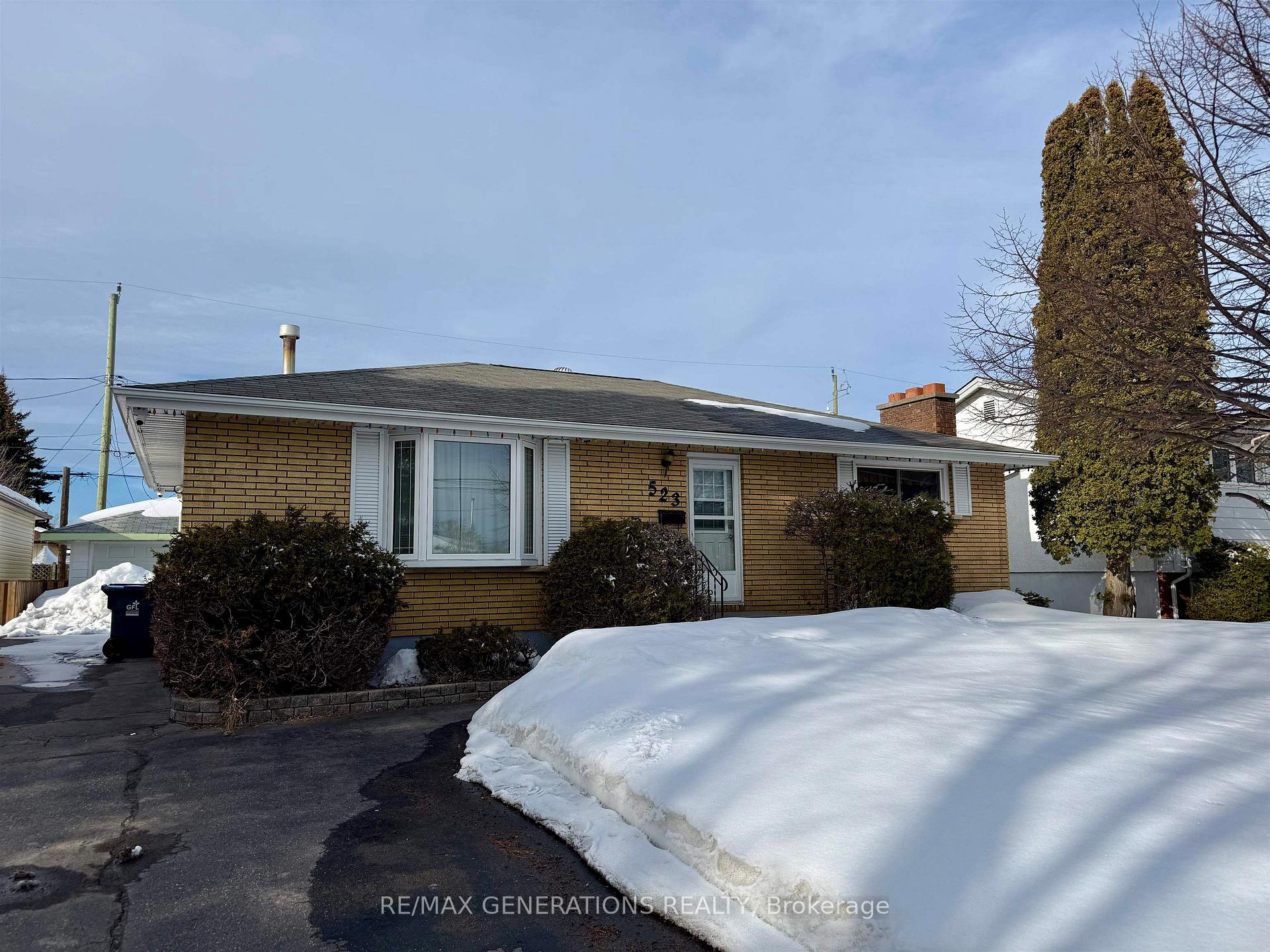 Front of 523 Donald Street W