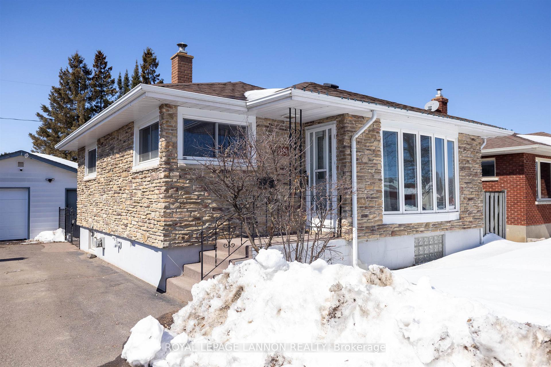Photo 2 of 1329 Euclid Avenue, Thunder Bay, Westfort — HOMEH