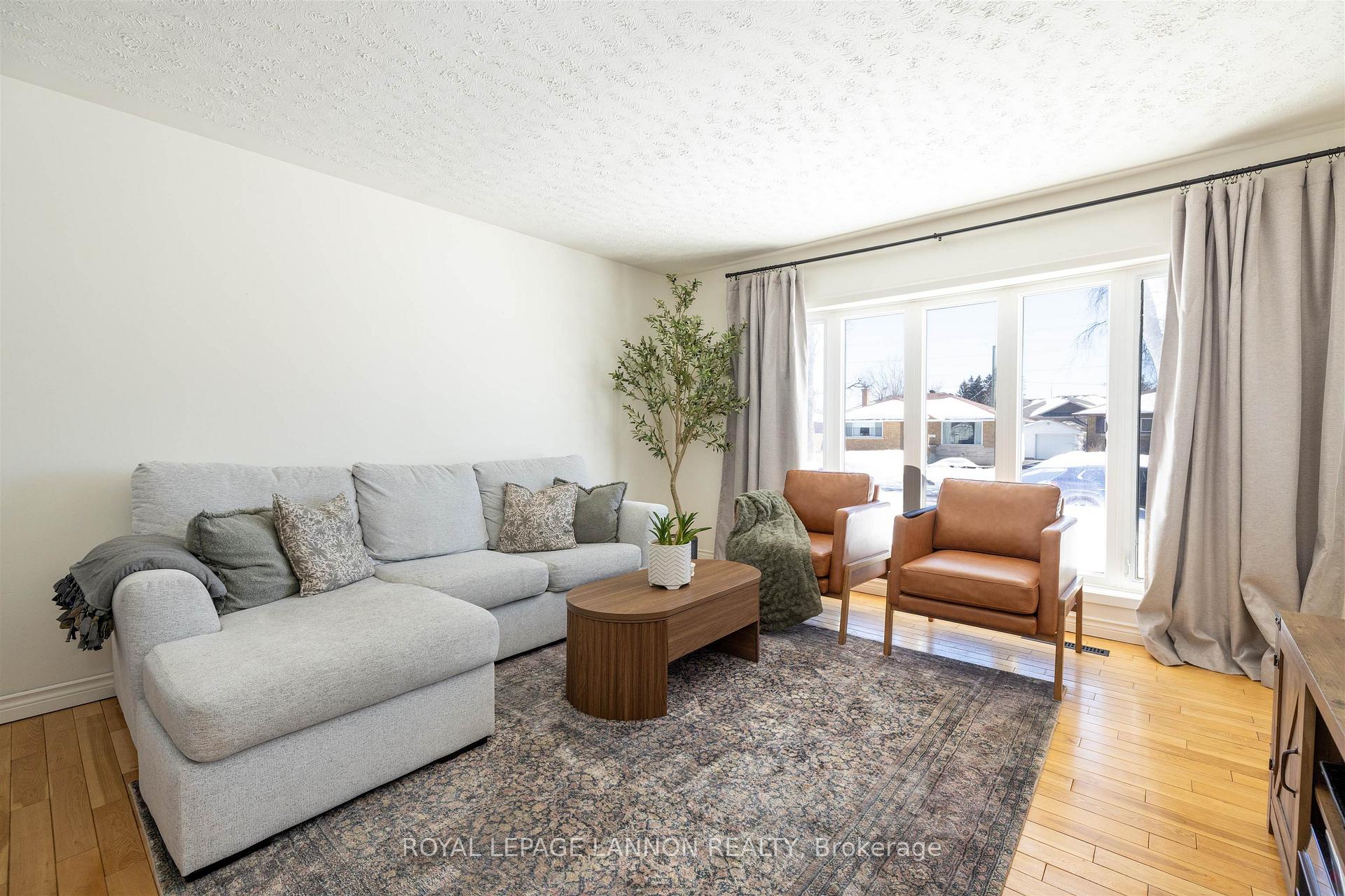 Photo 3 of 1329 Euclid Avenue, Thunder Bay, Westfort — HOMEH