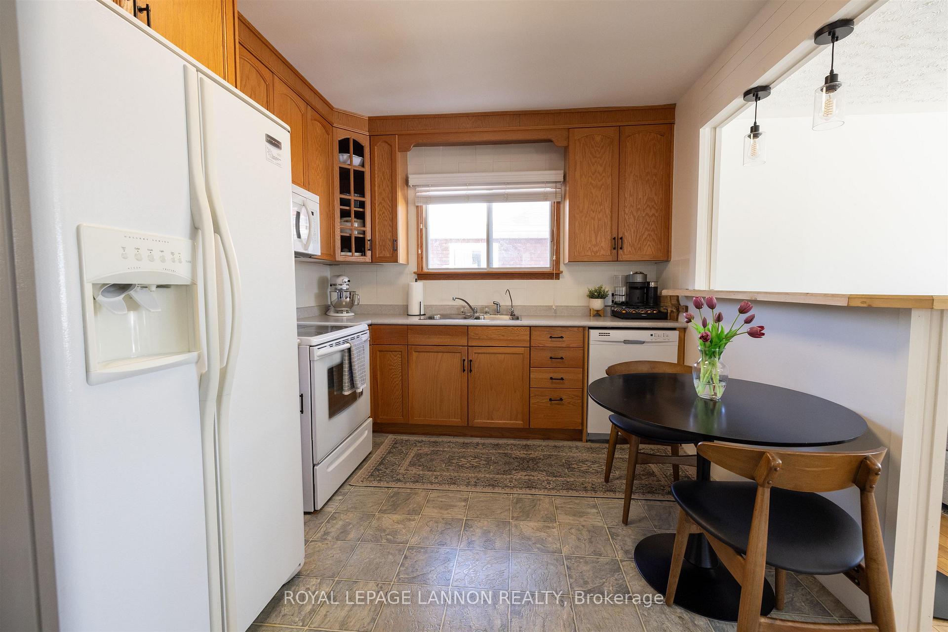 Photo 6 of 1329 Euclid Avenue, Thunder Bay, Westfort — HOMEH