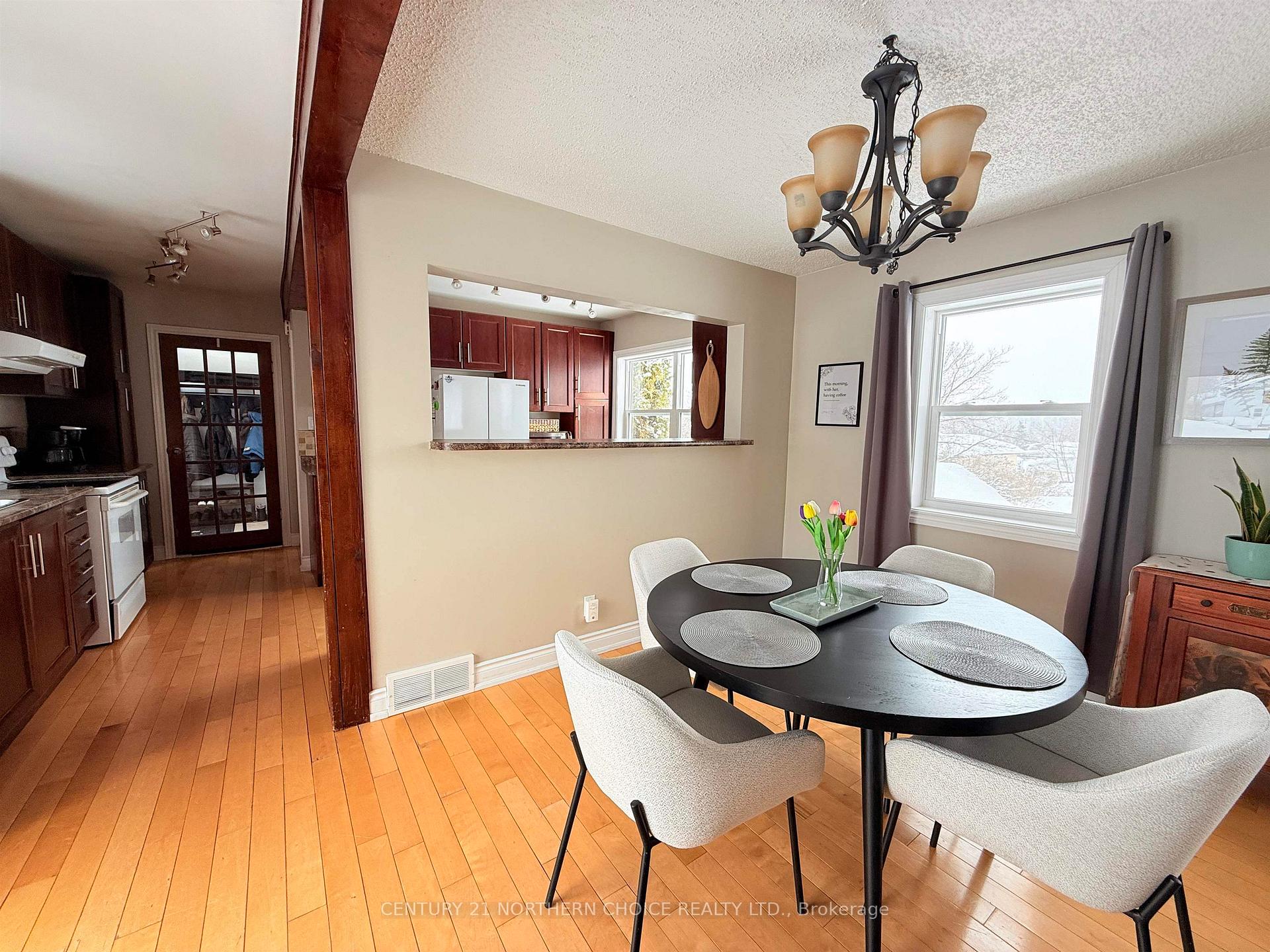 Photo 8 of 10 Queen Street, Sioux Lookout — HOMEH