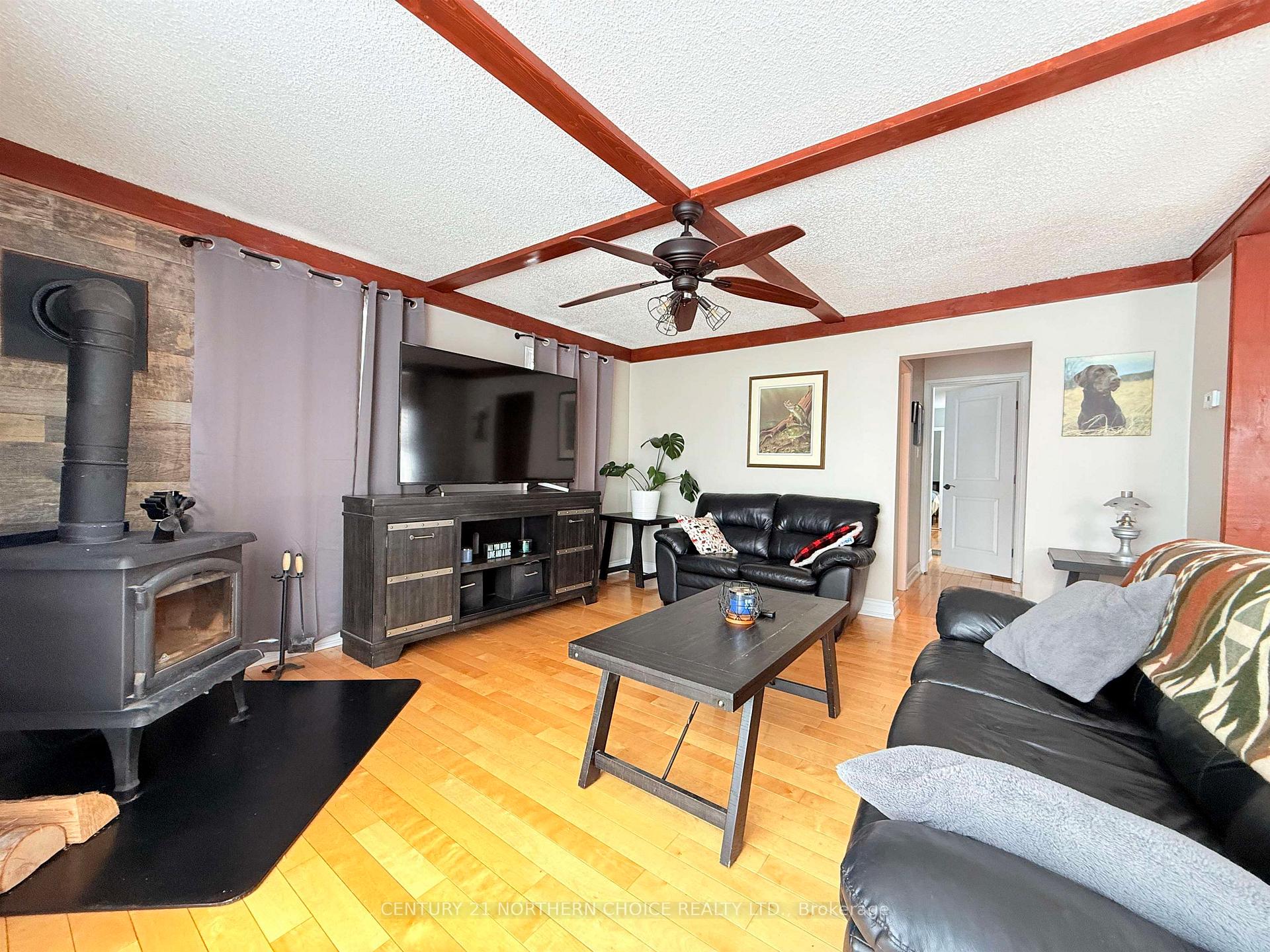 Photo 11 of 10 Queen Street, Sioux Lookout — HOMEH
