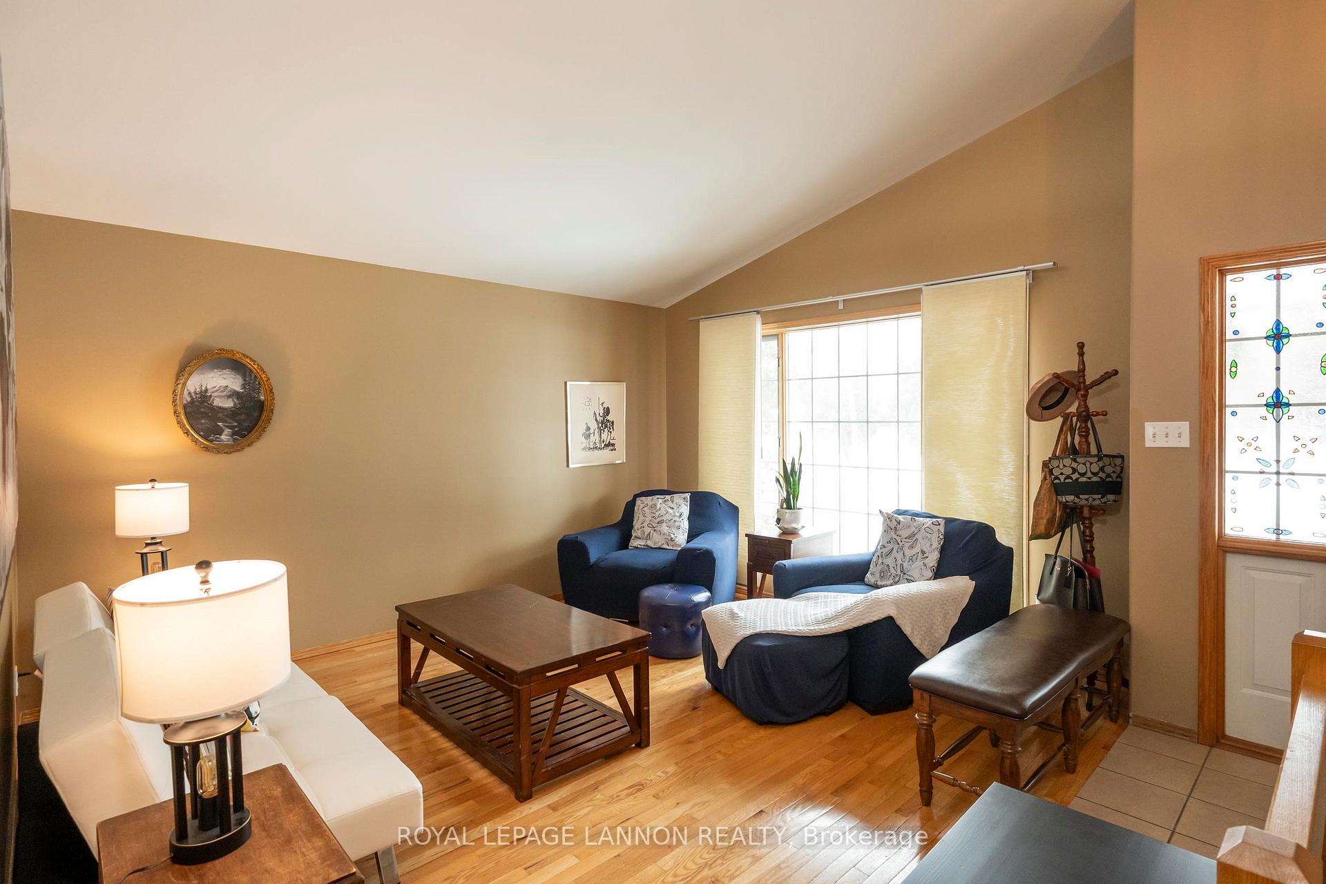 Photo 8 of 410 Jameson Street, Thunder Bay, John Street North — HOMEH