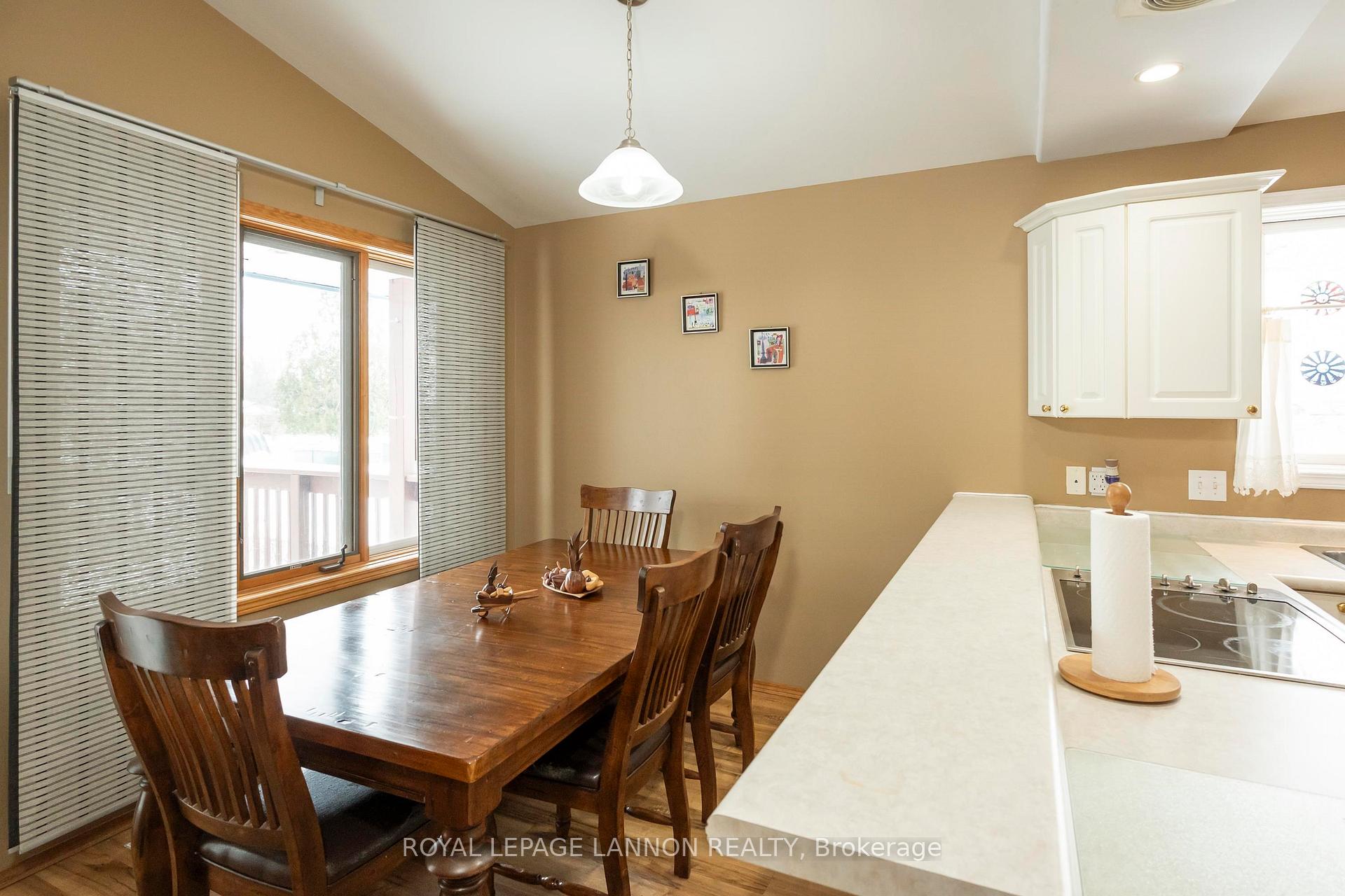 Photo 10 of 410 Jameson Street, Thunder Bay, John Street North — HOMEH