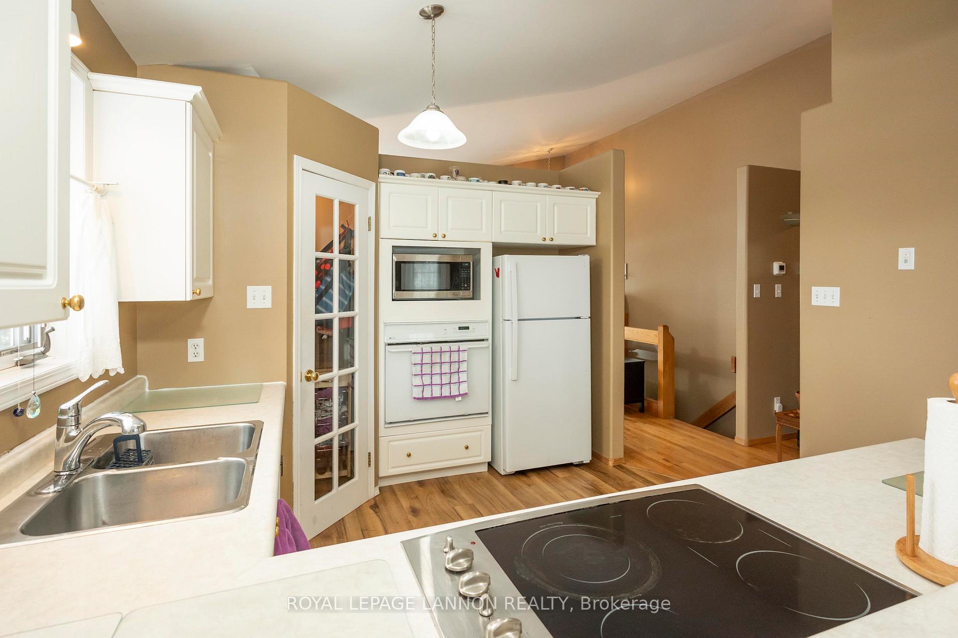 Photo 15 of 410 Jameson Street, Thunder Bay, John Street North — HOMEH