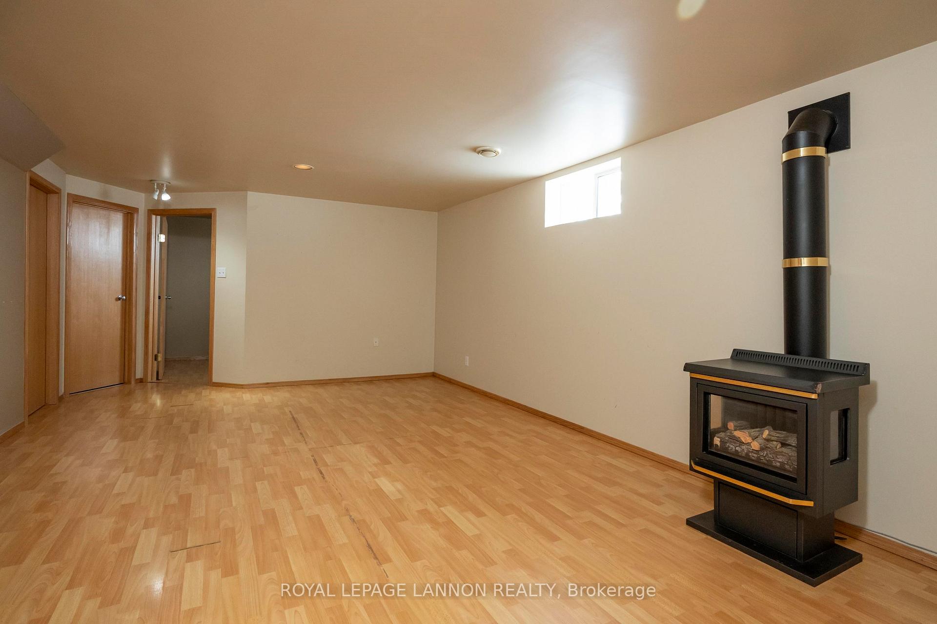 Photo 37 of 410 Jameson Street, Thunder Bay, John Street North — HOMEH