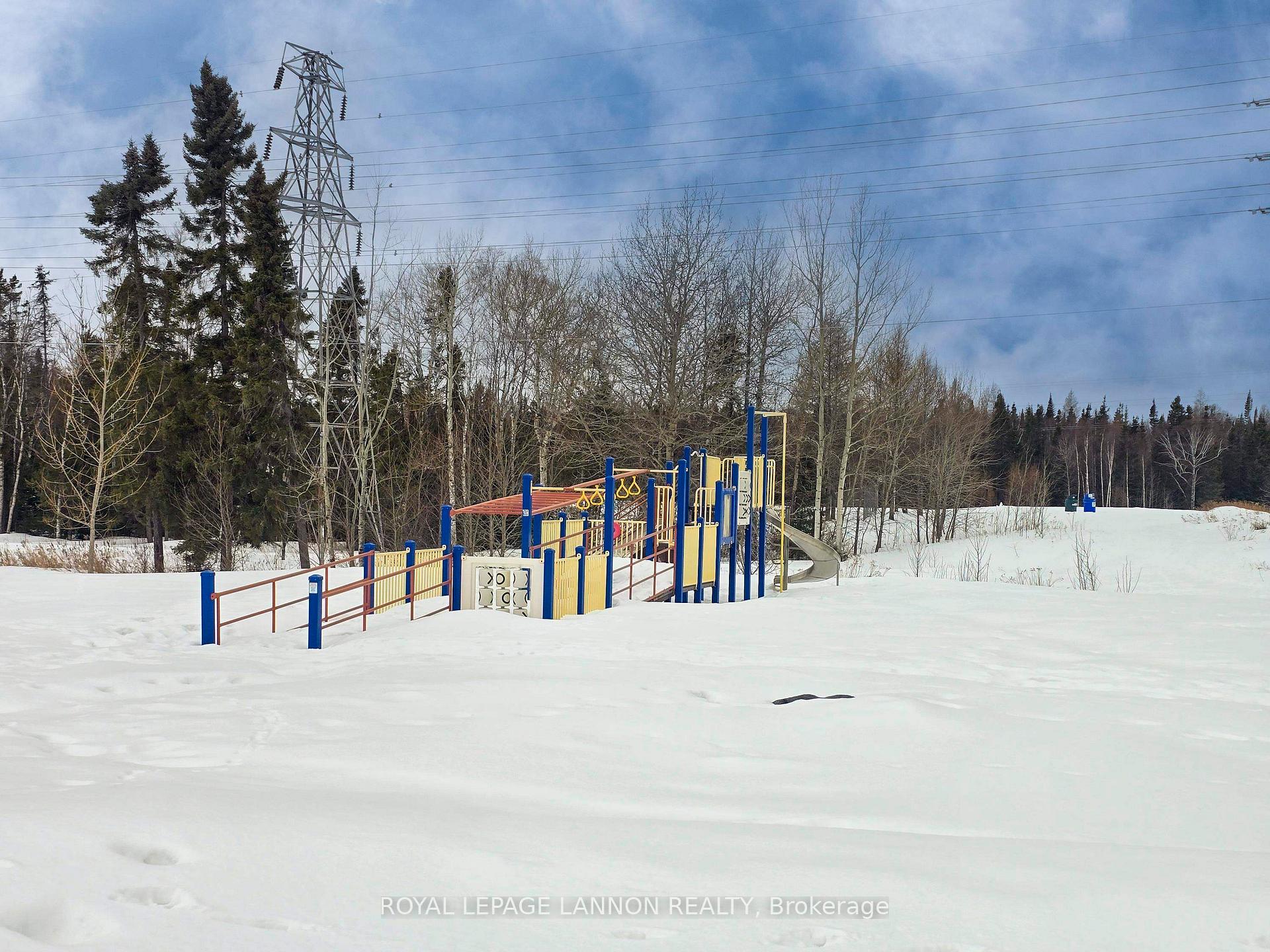 Photo 48 of 410 Jameson Street, Thunder Bay, John Street North — HOMEH