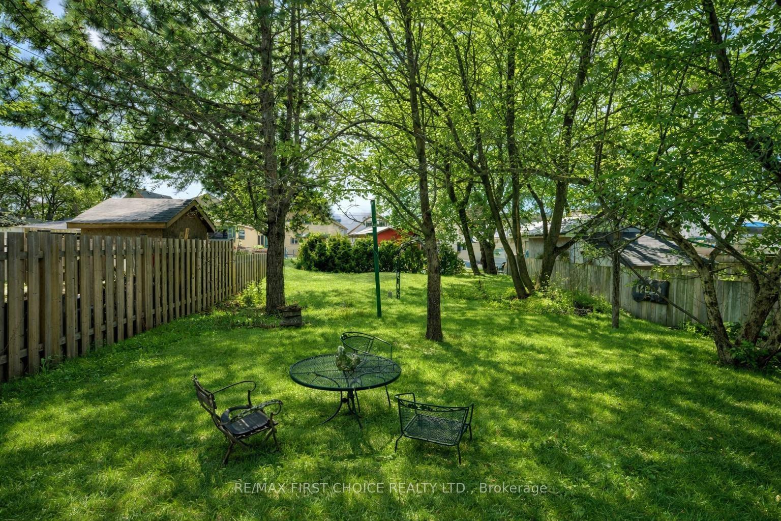 Photo 2 of 105 Ontario Street, Thunder Bay, Court / Cumberland — HOMEH