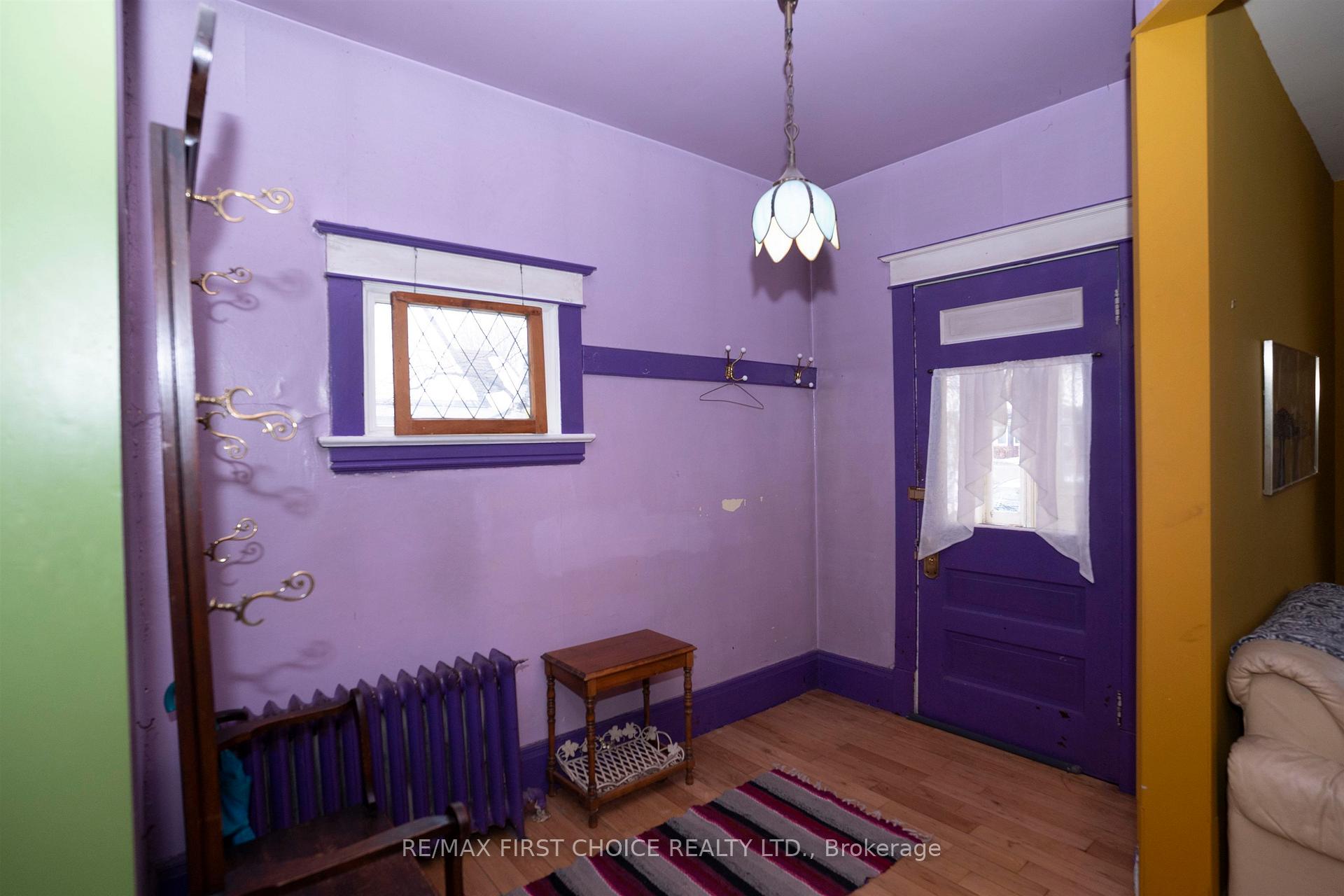Photo 3 of 105 Ontario Street, Thunder Bay, Court / Cumberland — HOMEH