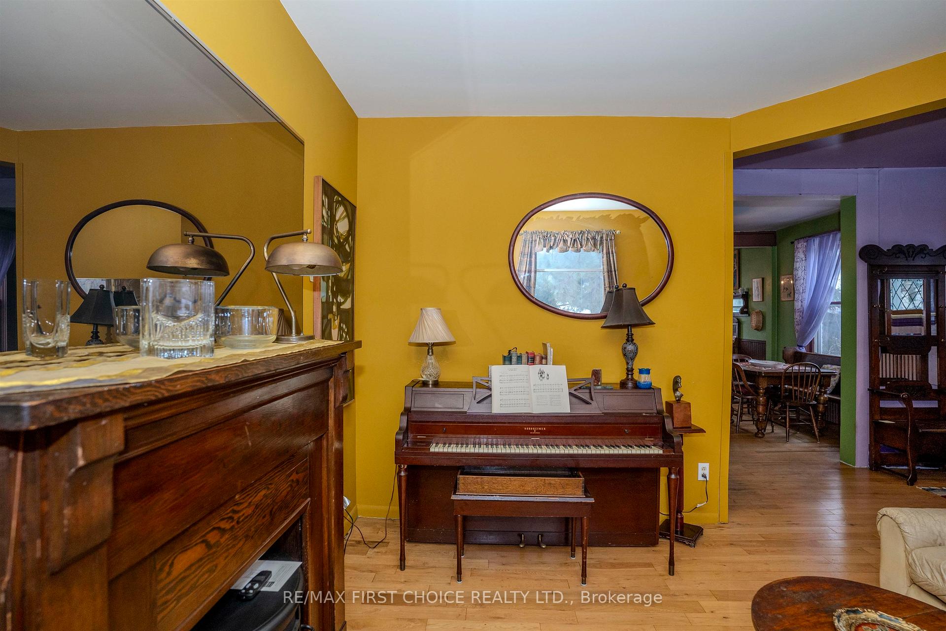 Photo 5 of 105 Ontario Street, Thunder Bay, Court / Cumberland — HOMEH